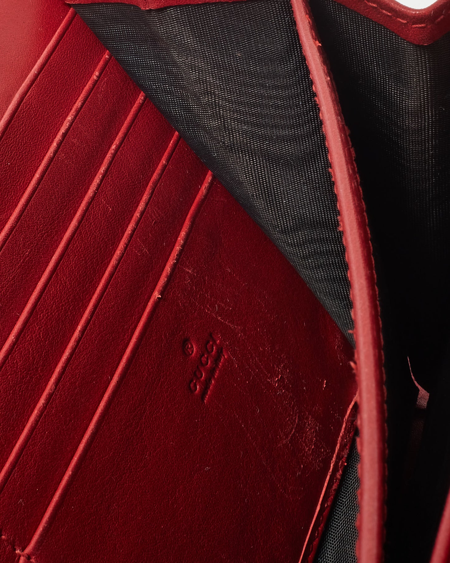 Gucci Red Chevron Leather GG Marmont (WOC) Wallet On Chain Crossbody Bag