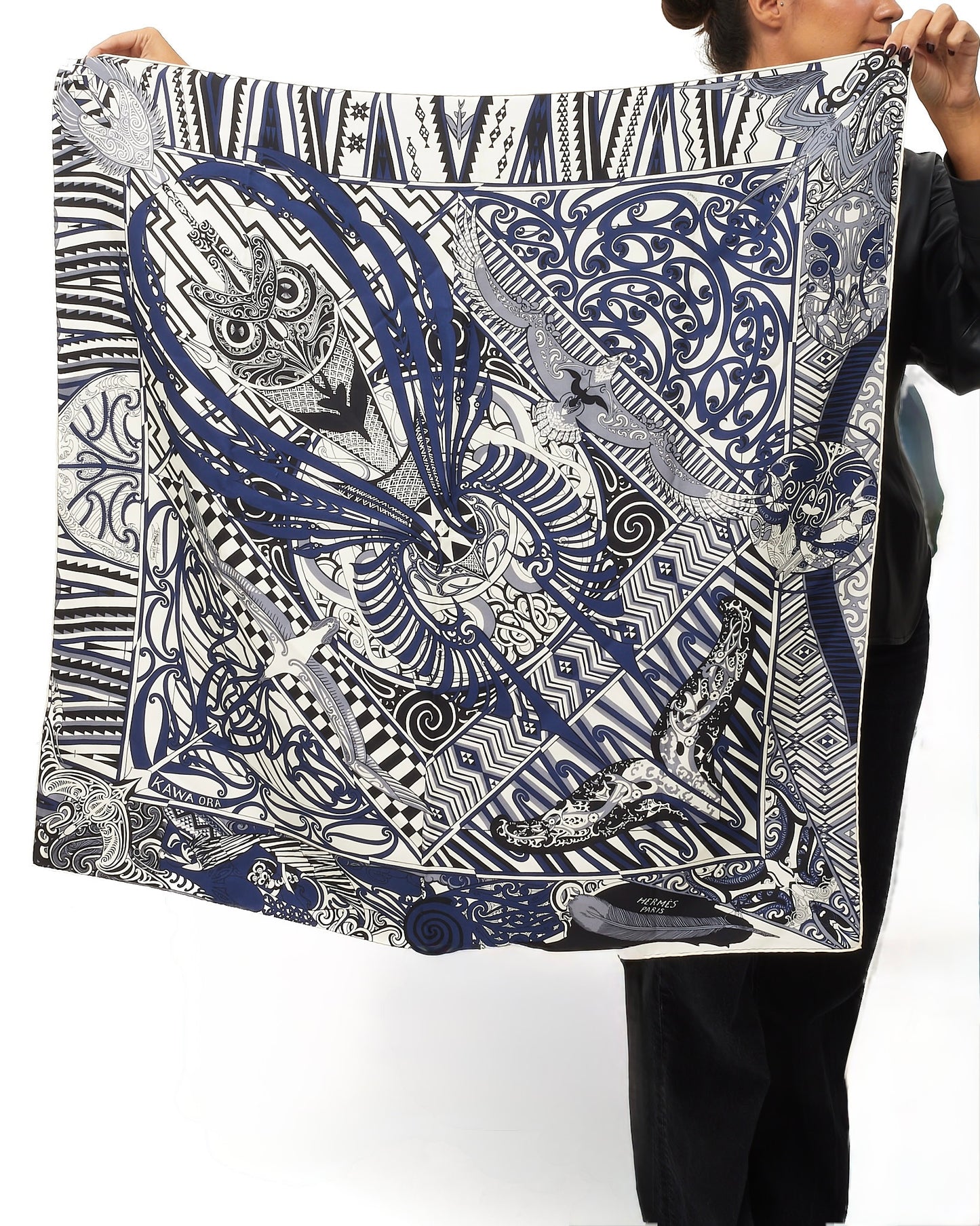 Hermès Blue/White/Navy/Multi Kawa Ora Carre 90 Silk Scarf