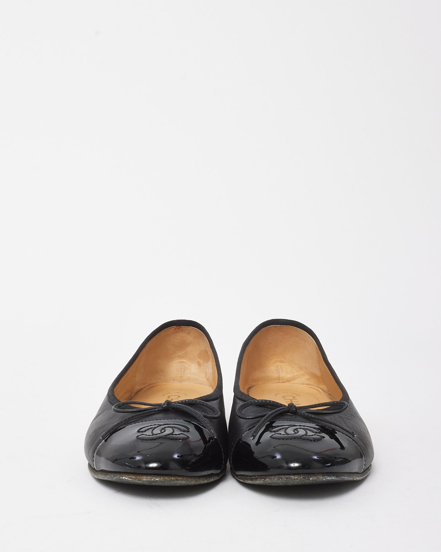 Chanel Black Lambskin Leather & Patent Calfskin CC Logo Ballet Flats - 37