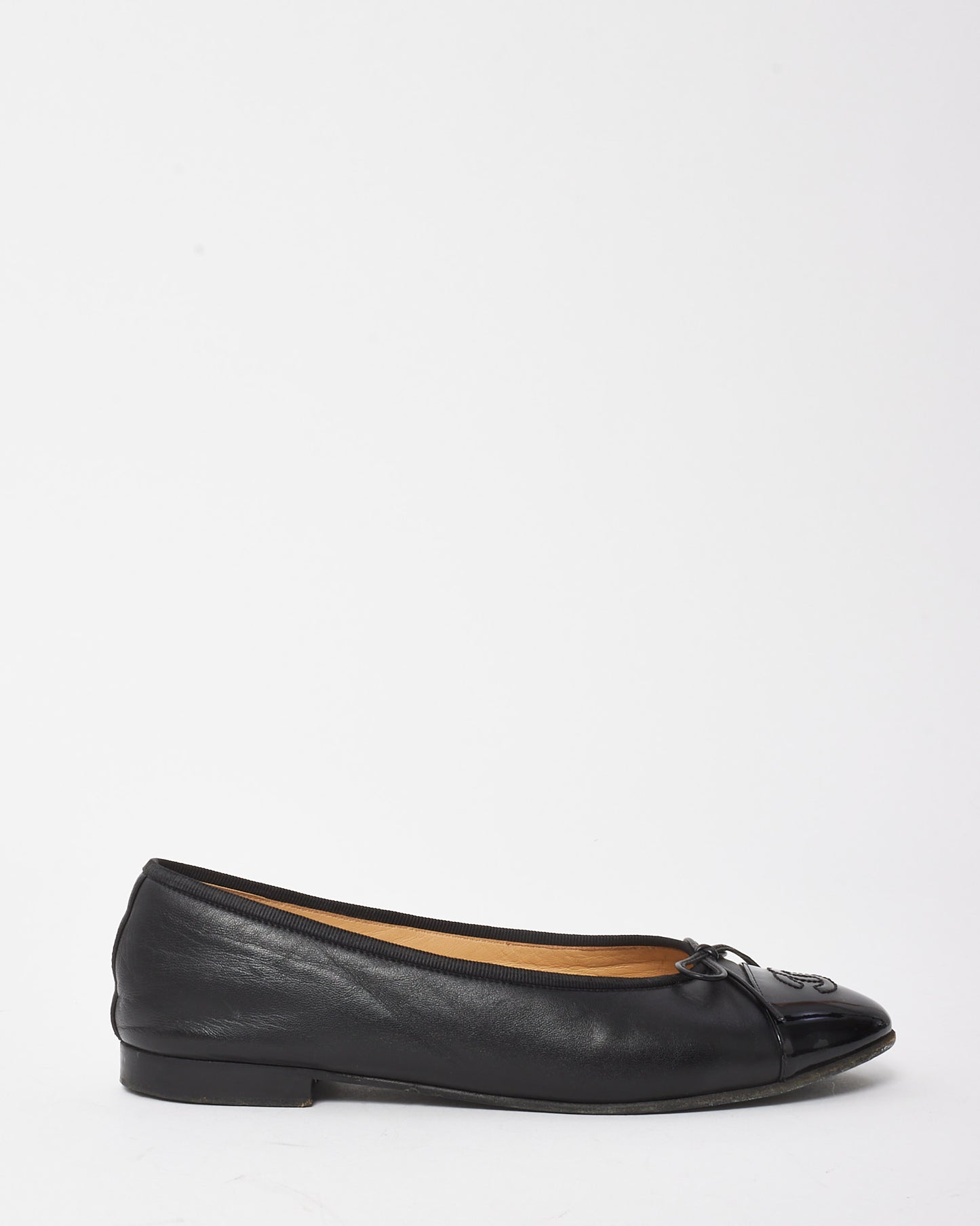 Chanel Black Lambskin Leather & Patent Calfskin CC Logo Ballet Flats - 37