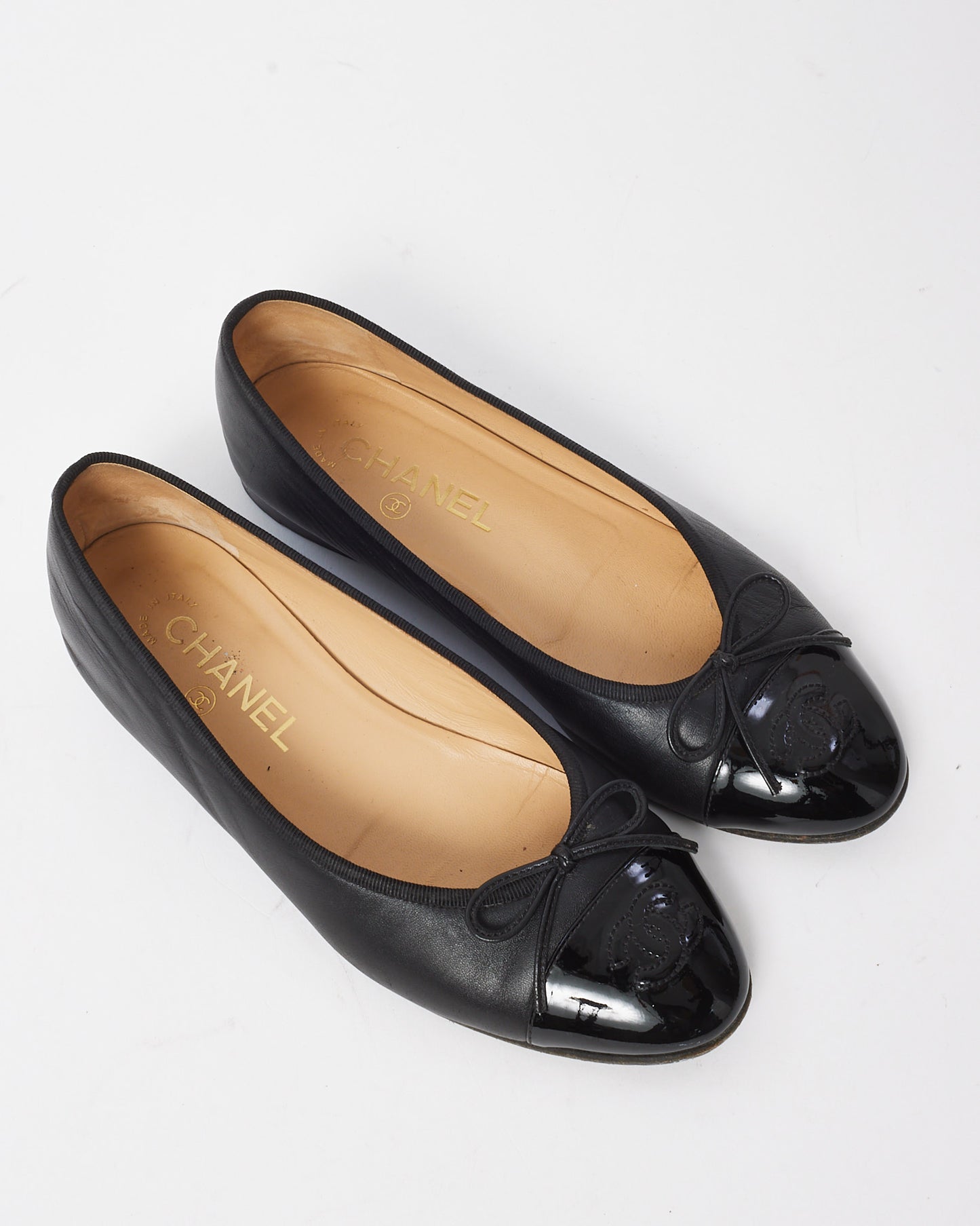 Chanel Black Lambskin Leather & Patent Calfskin CC Logo Ballet Flats - 37