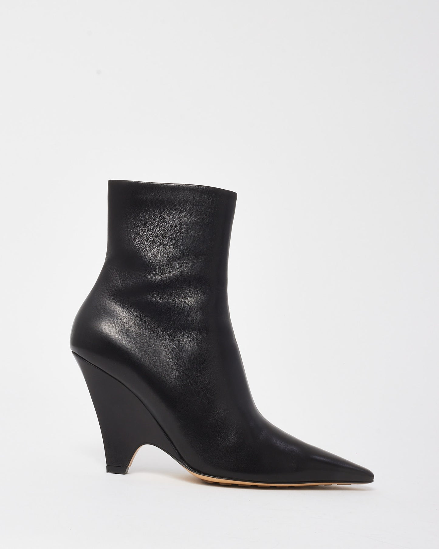 Bottega Veneta Black Leather Pointed Toe Wedge Ankle Boots - 40