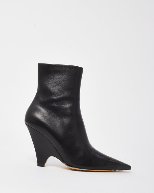 Bottega Veneta Black Leather Pointed Toe Wedge Ankle Boots - 40