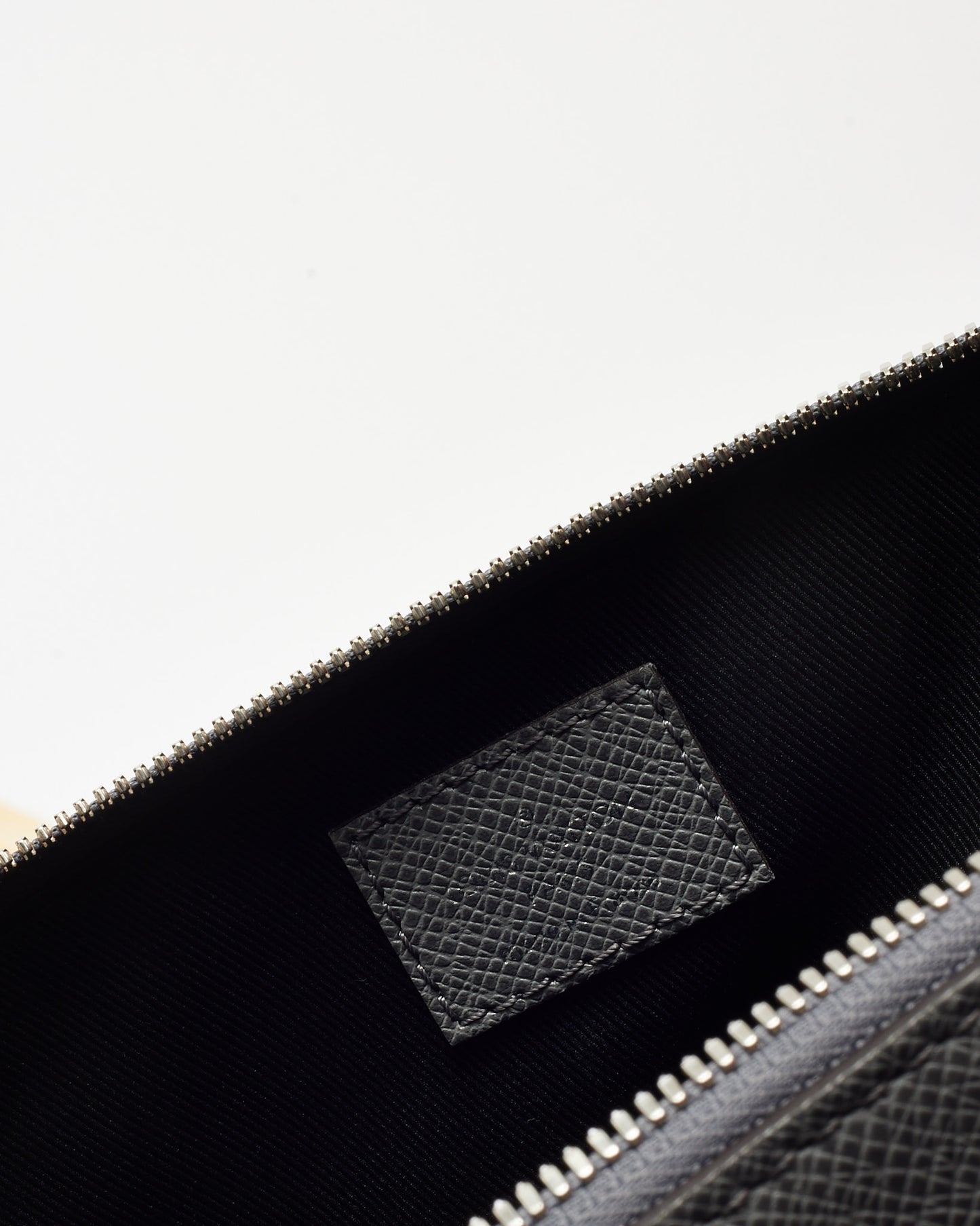 Louis Vuitton Grey Textured Taiga Leather Slim Briefcase Bag with Initial "GM" Strap