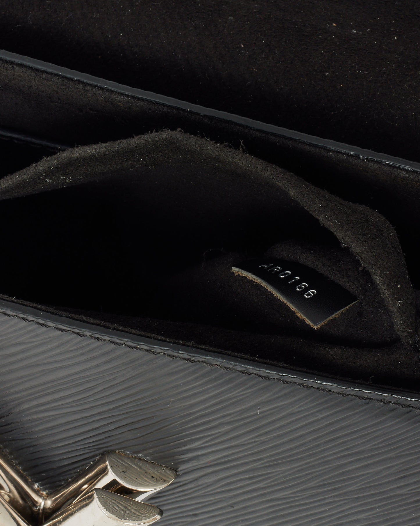 Louis Vuitton Black Epi Leather Twist MM Shoulder Bag SHW