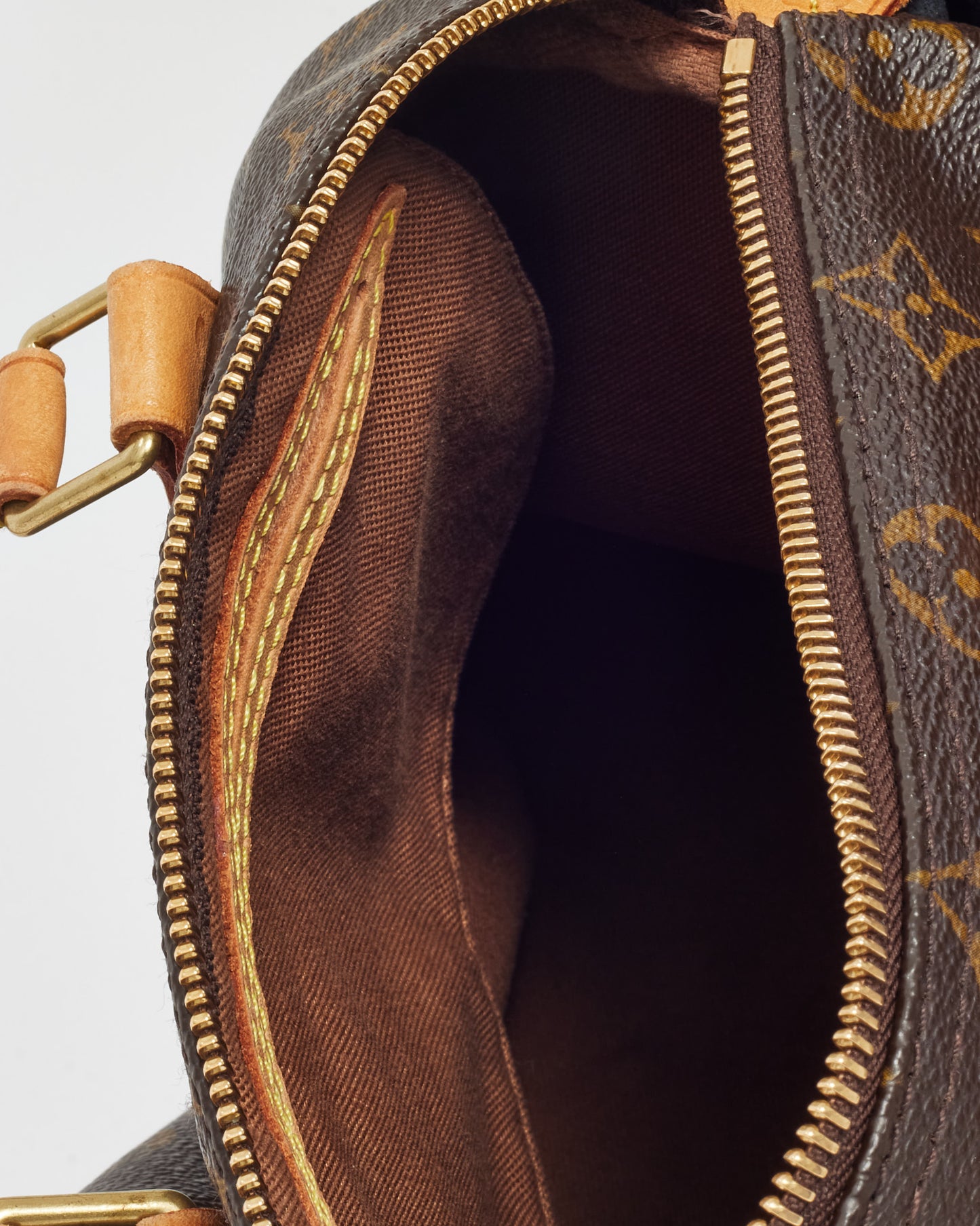 Louis Vuitton Monogram Canvas Speedy 25 Bag