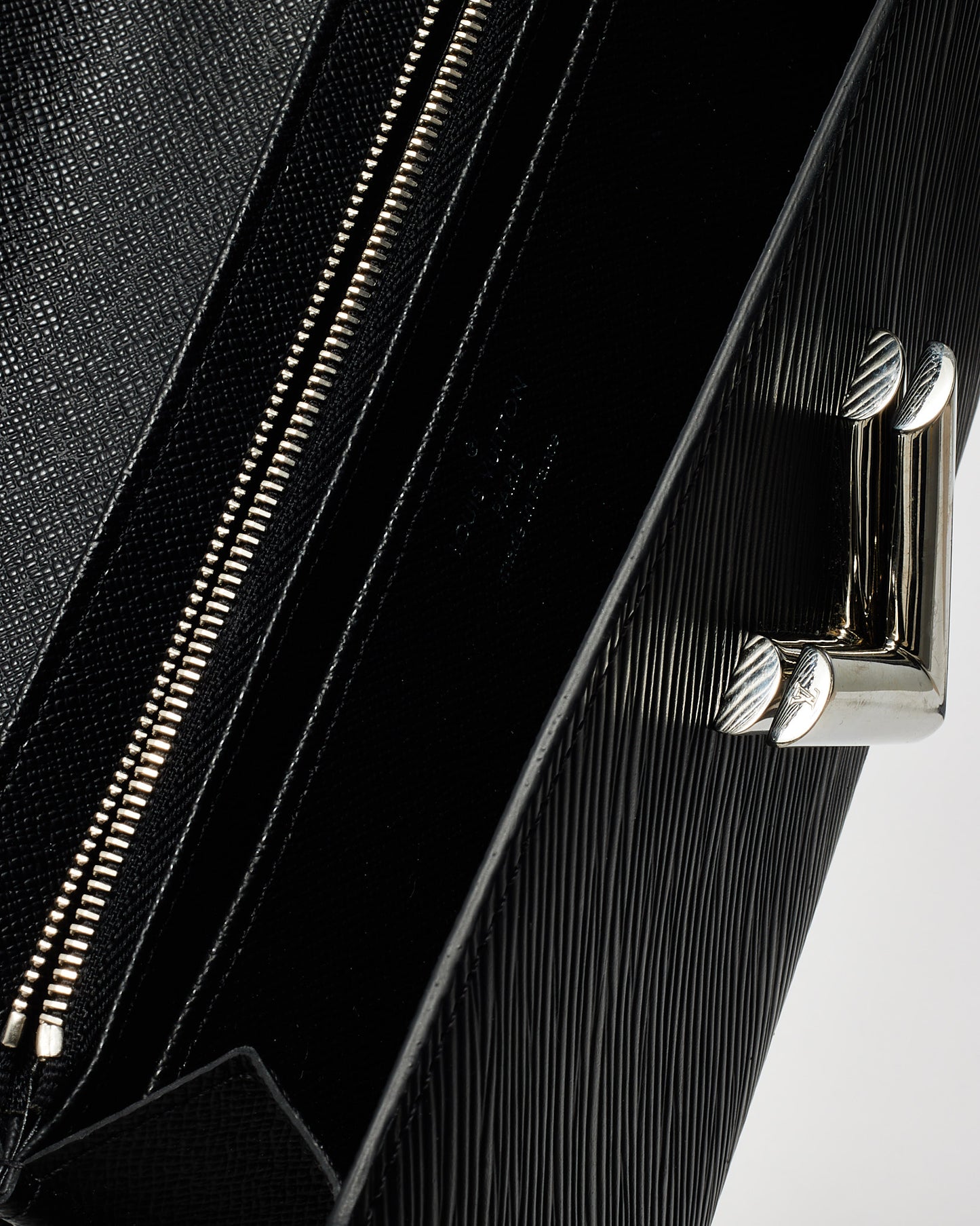 Louis Vuitton Black Epi Leather SHW LV Twist Wallet