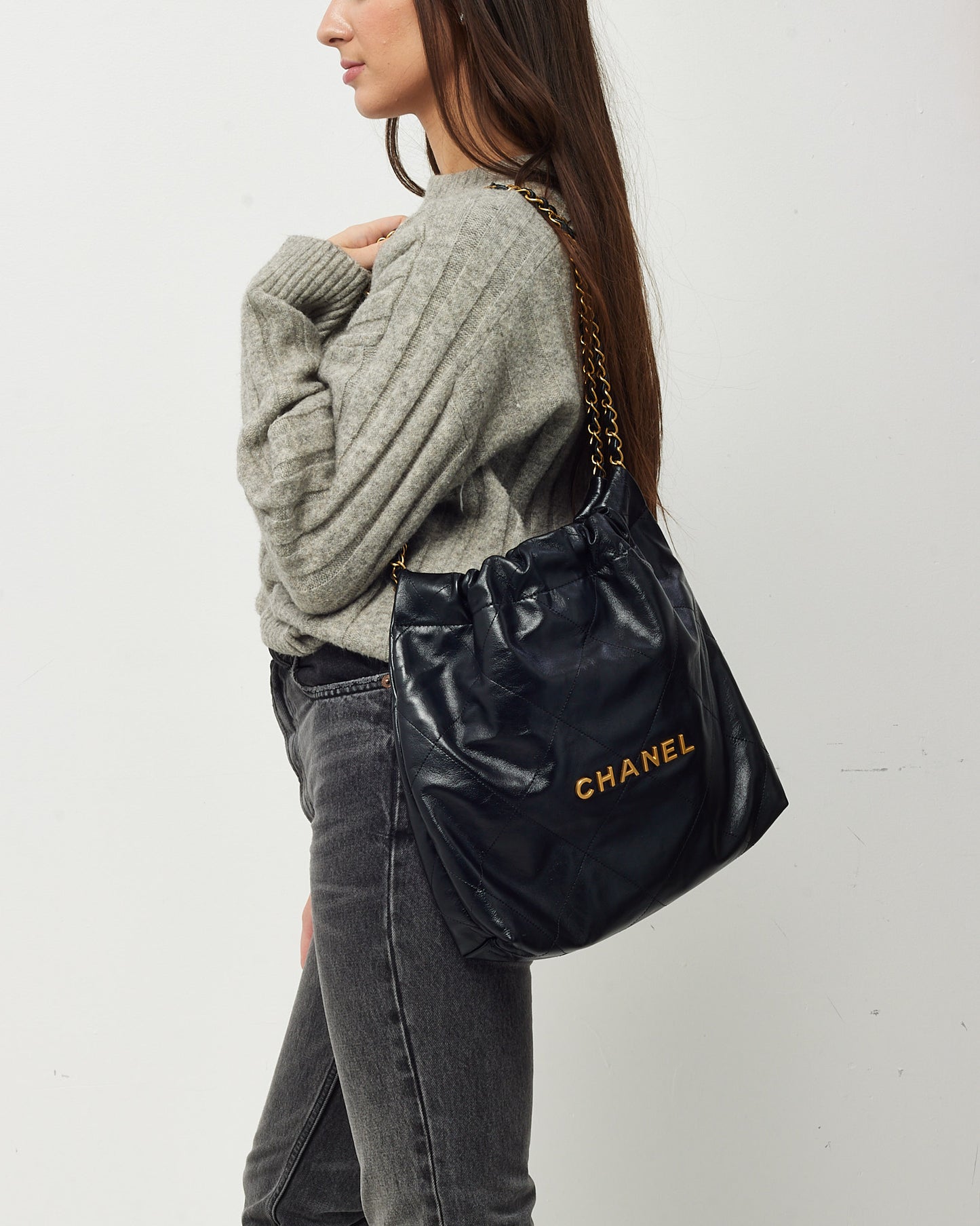 Chanel Black Shiny Quilted Calfskin Leather Chanel 22 Shoulder Bag GHW