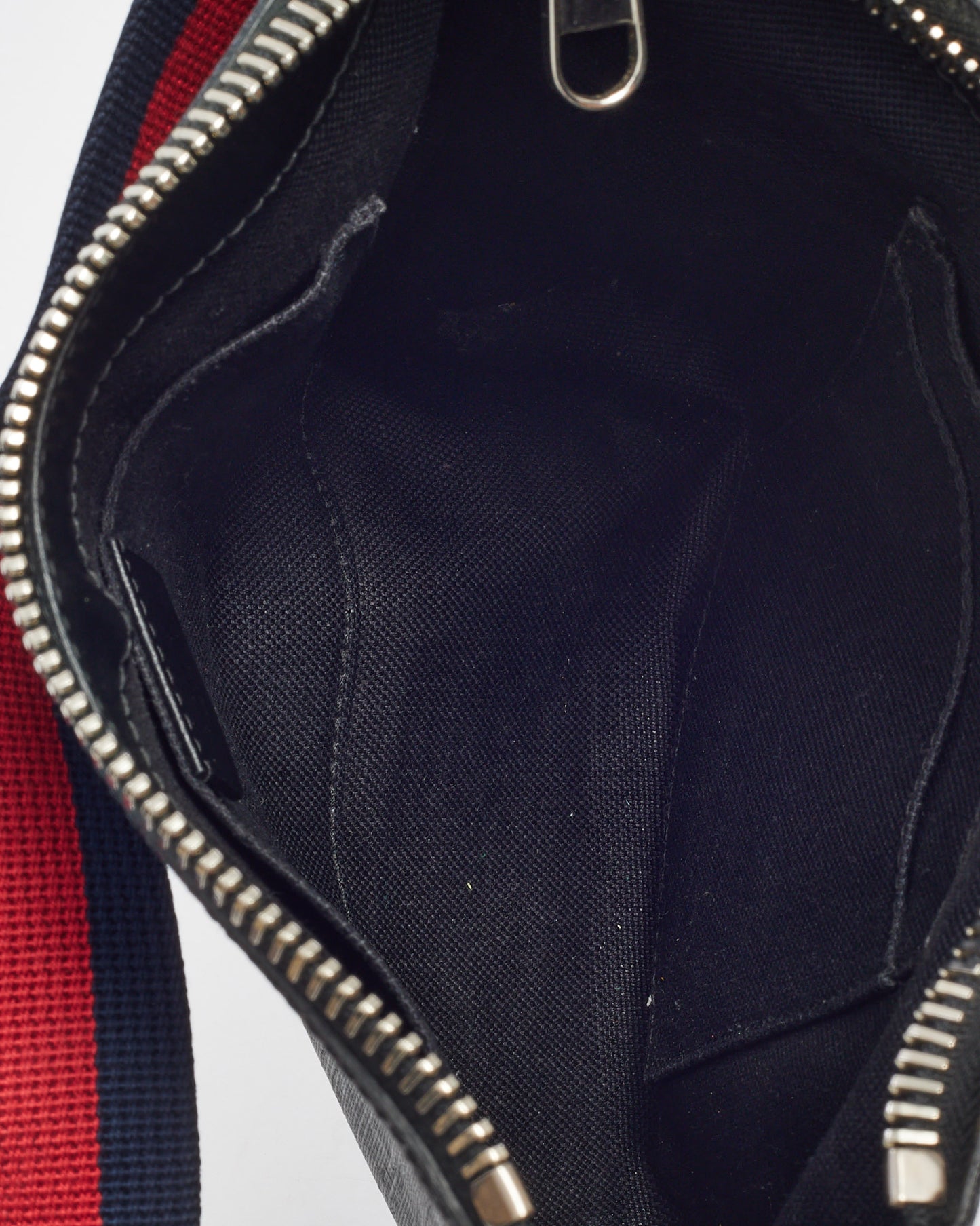 Gucci Black Monogram GG Supreme Canvas Small Messenger Bag