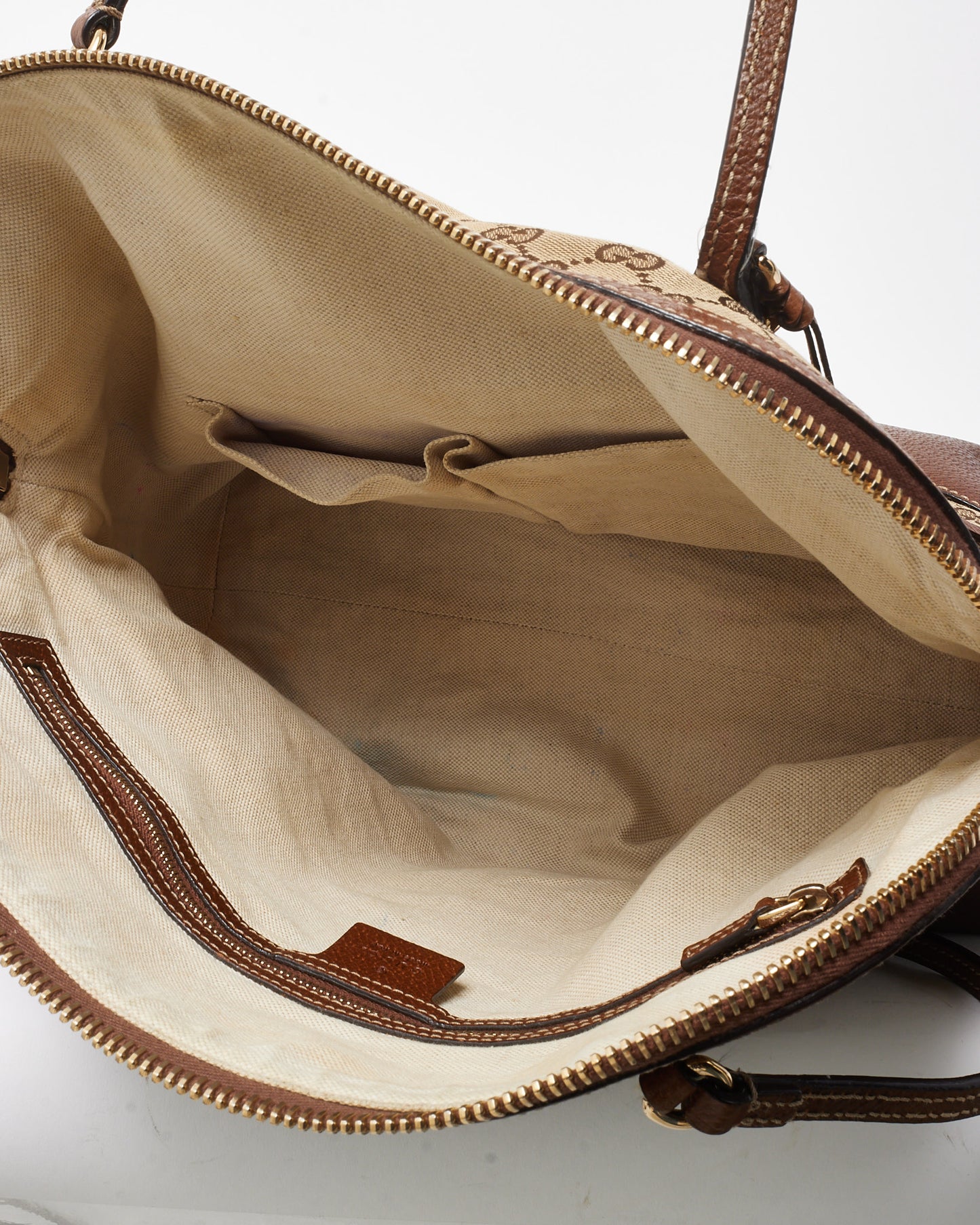 Gucci Tan Leather Beige and Ebony GG Monogram Canvas Medium Bree Shoulder Bag