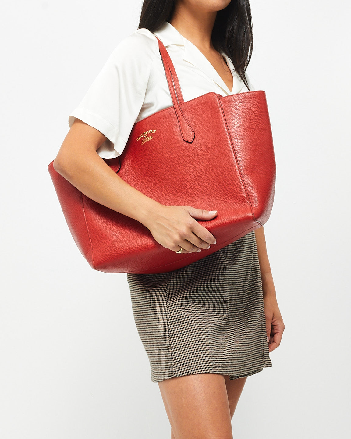 Gucci medium swing tote 2025