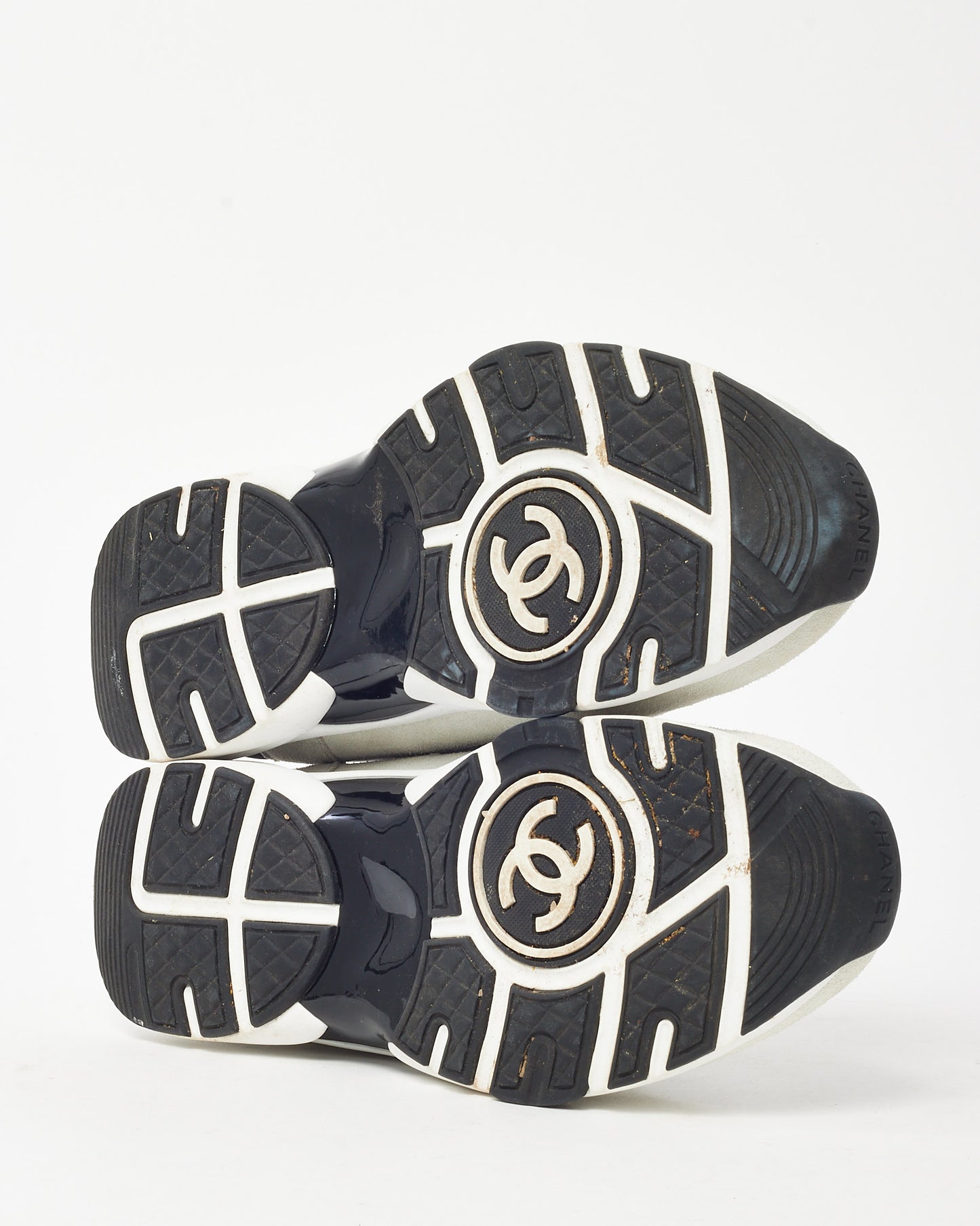 Chanel Grey/Silver/Black/White Pink Suede and Leather CC Logo Sneakers - 39