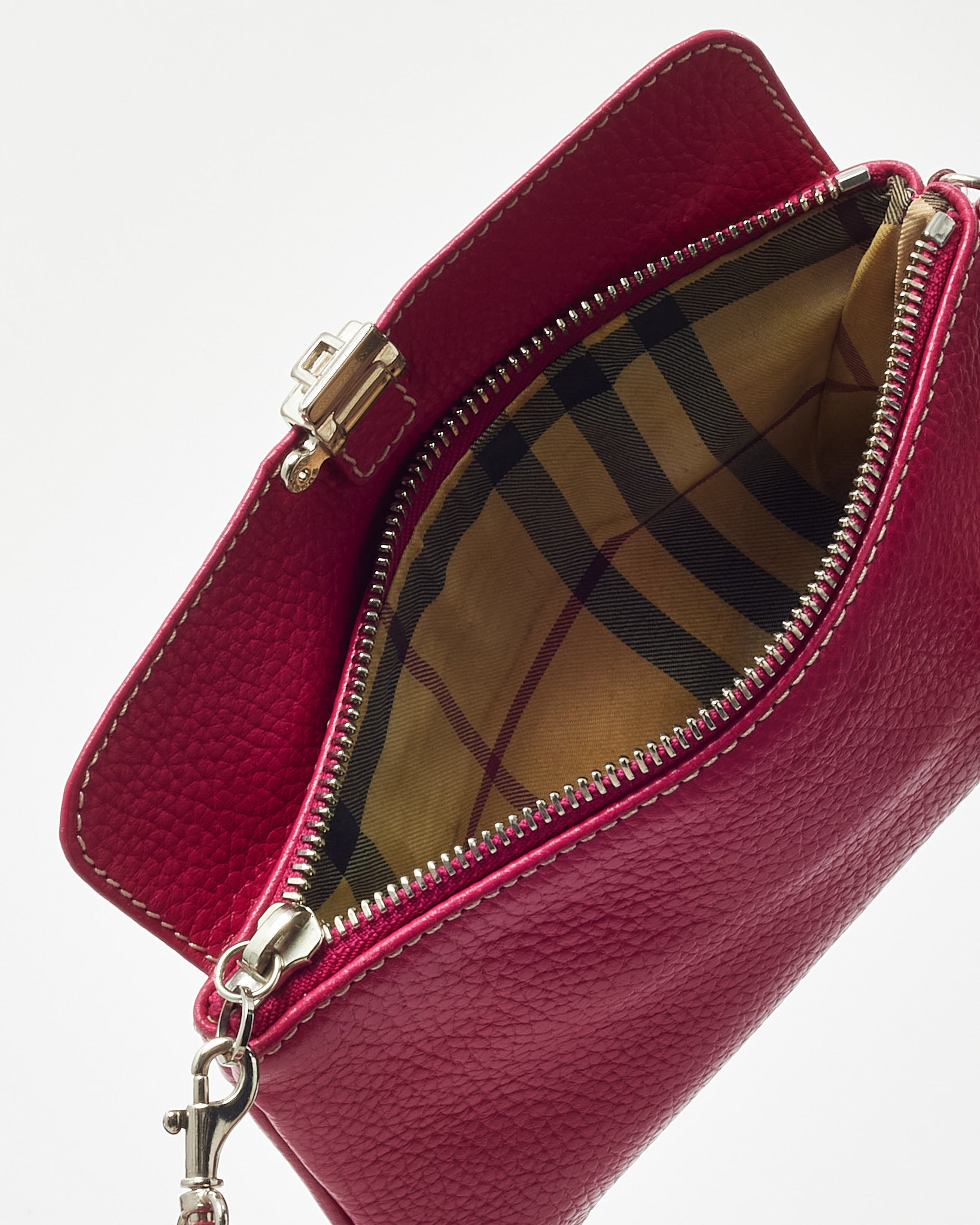 Buy Burberry Pink Grained Leather SHW Push Lock Clasp Wristlet