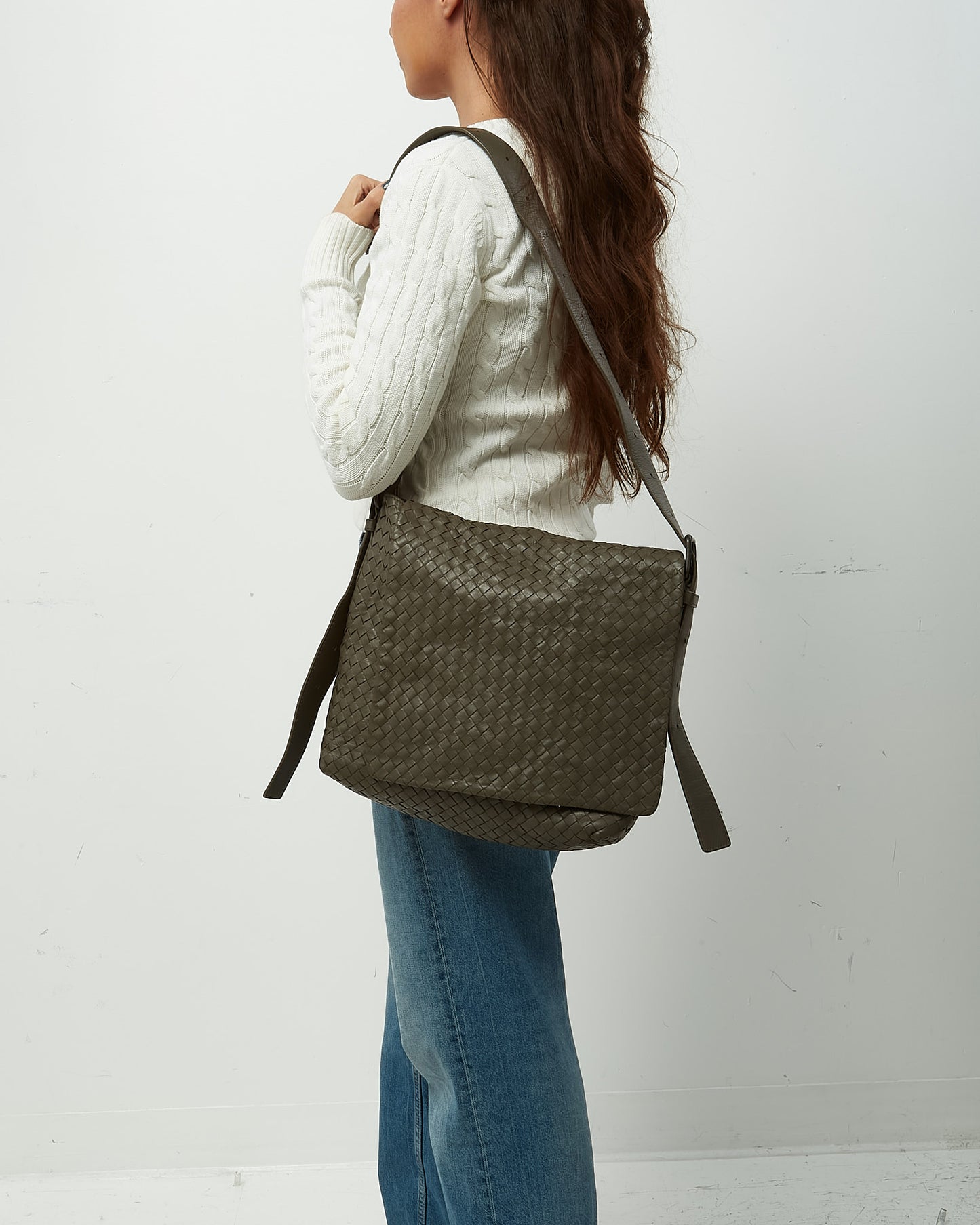 Bottega Veneta Vintage Grey Intrecciato Leather Messenger Crossbody Bag