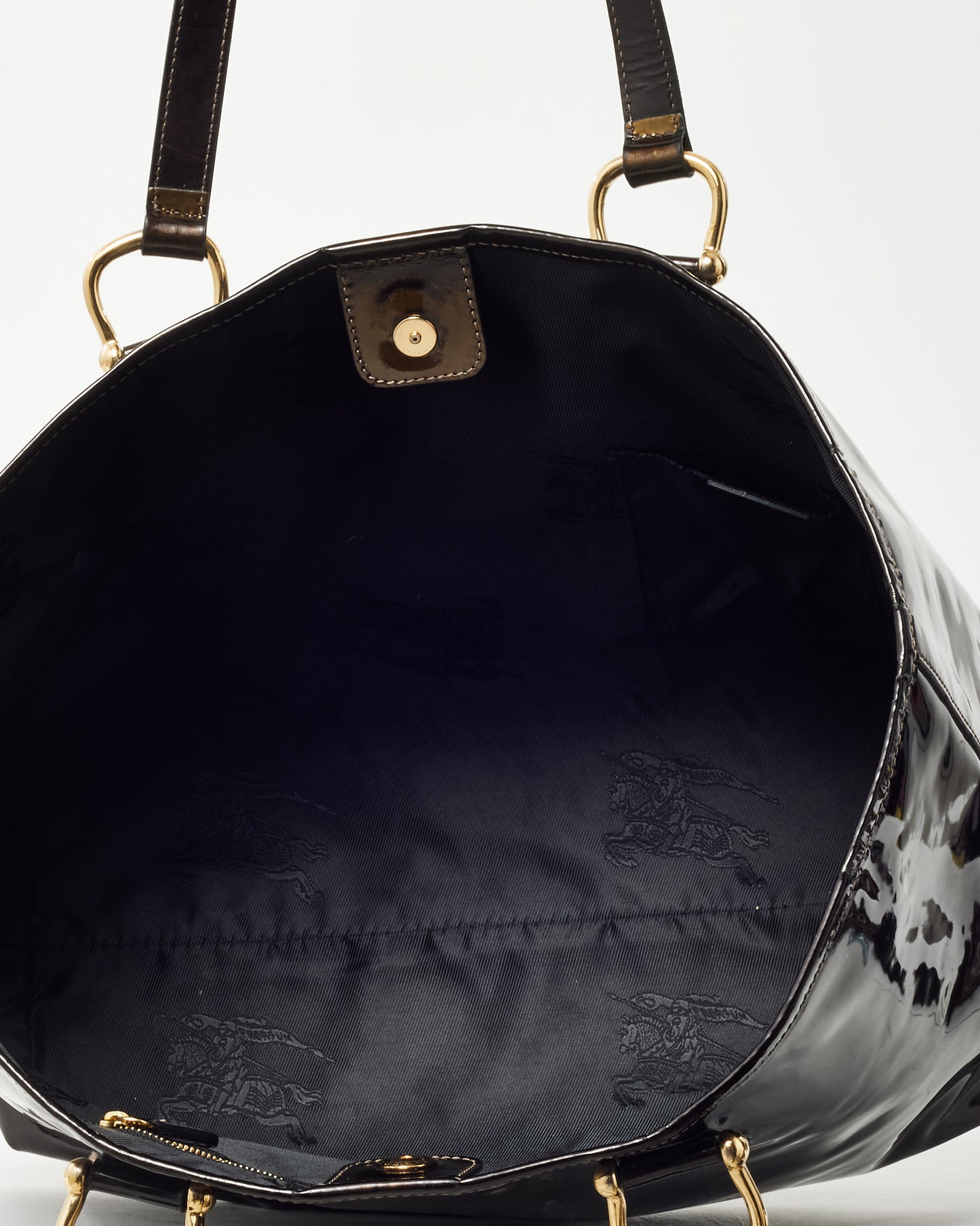 Sac cabas Burberry en cuir verni noir