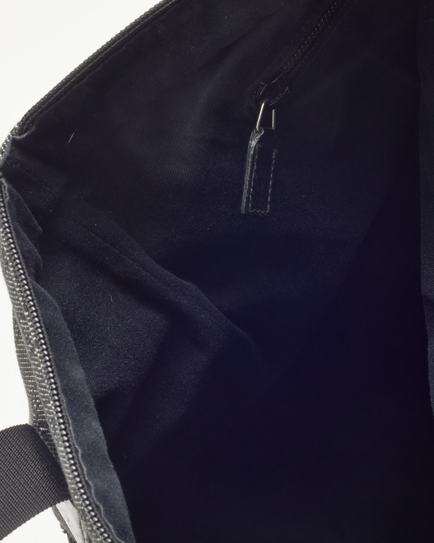 Sac bandoulière Gucci GG Marmont Small Camera en cuir matelassé diagonal bleu marine et blanc avec torchon