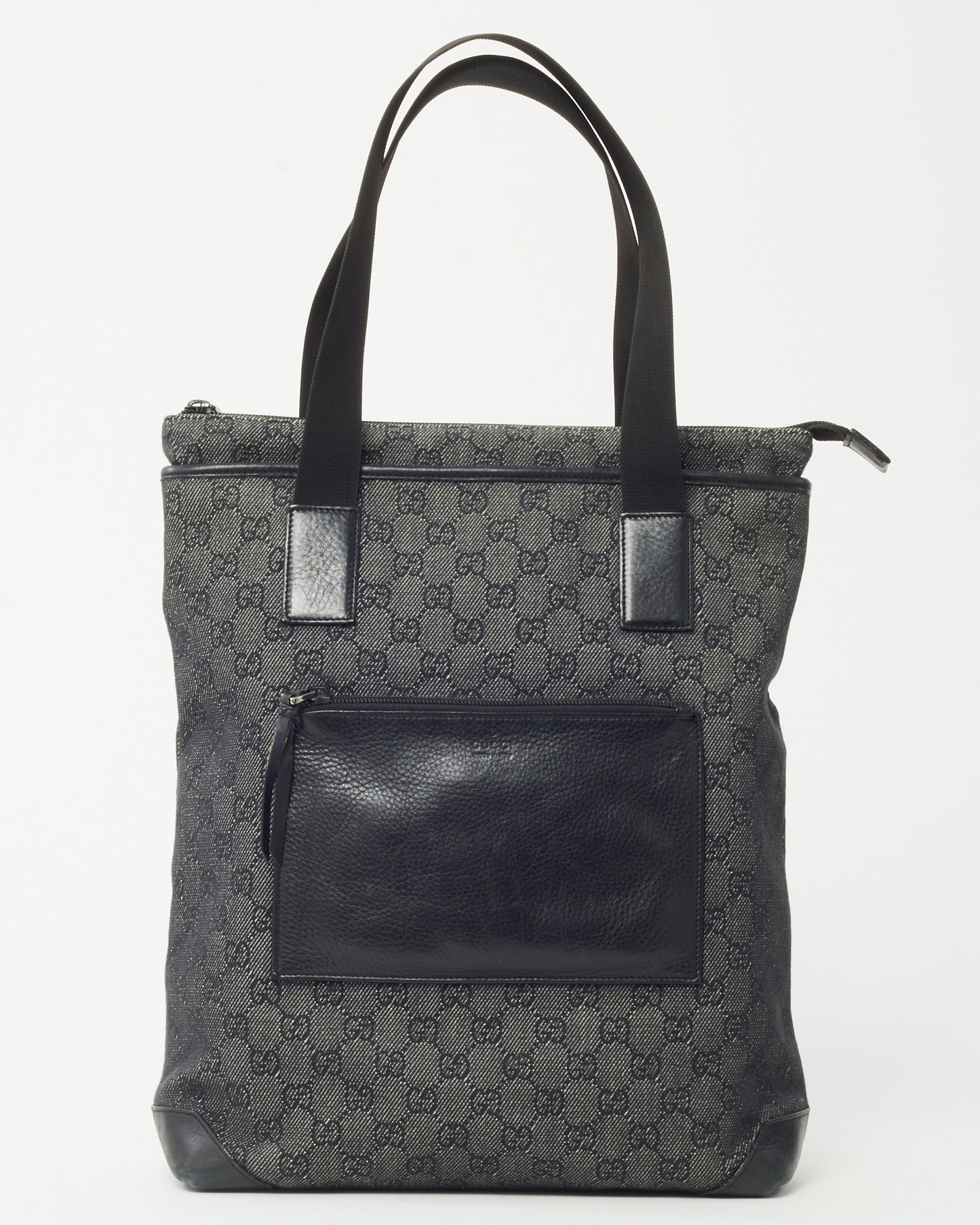 Sac bandoulière Gucci GG Marmont Small Camera en cuir matelassé diagonal bleu marine et blanc avec torchon