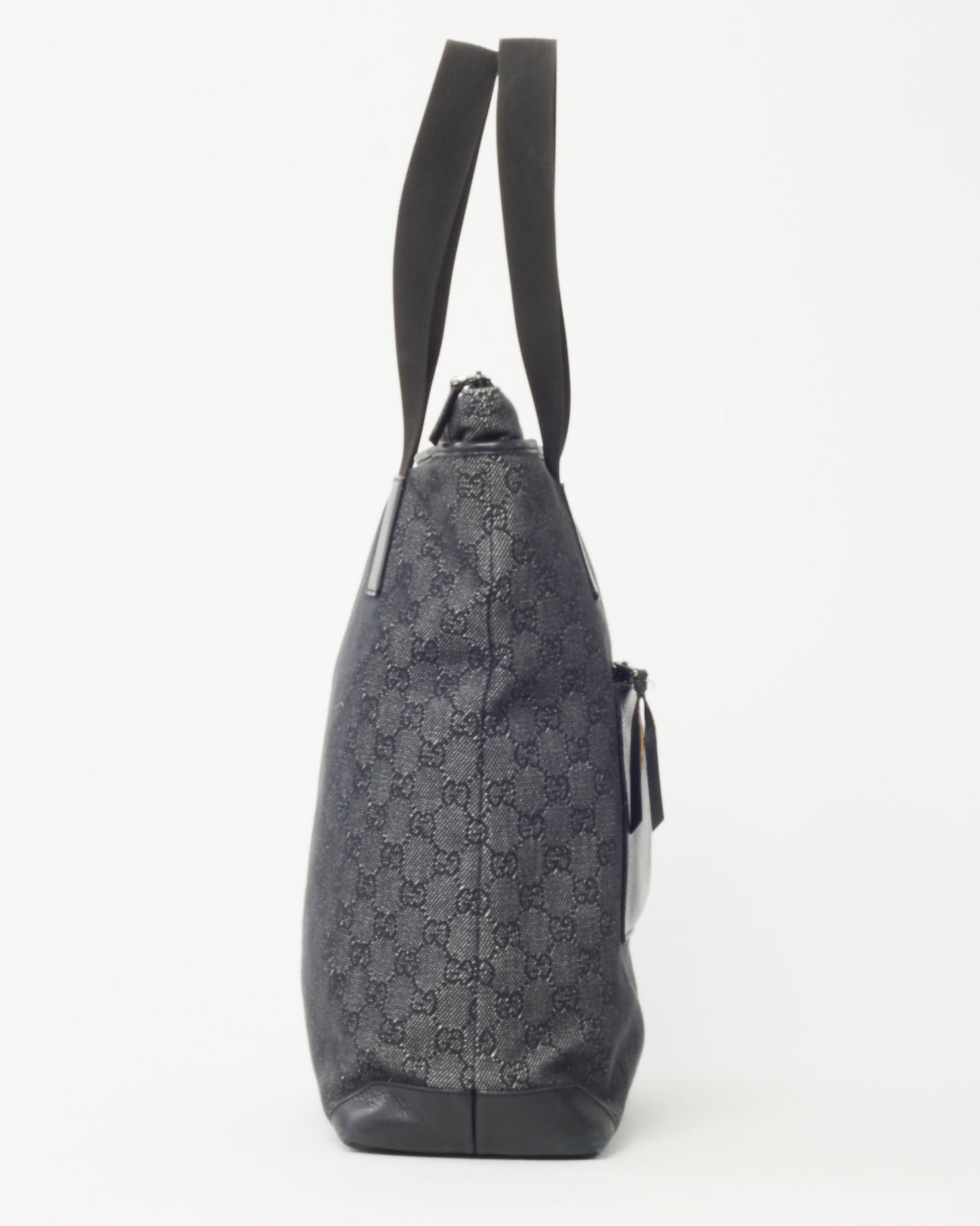 Sac bandoulière Gucci GG Marmont Small Camera en cuir matelassé diagonal bleu marine et blanc avec torchon