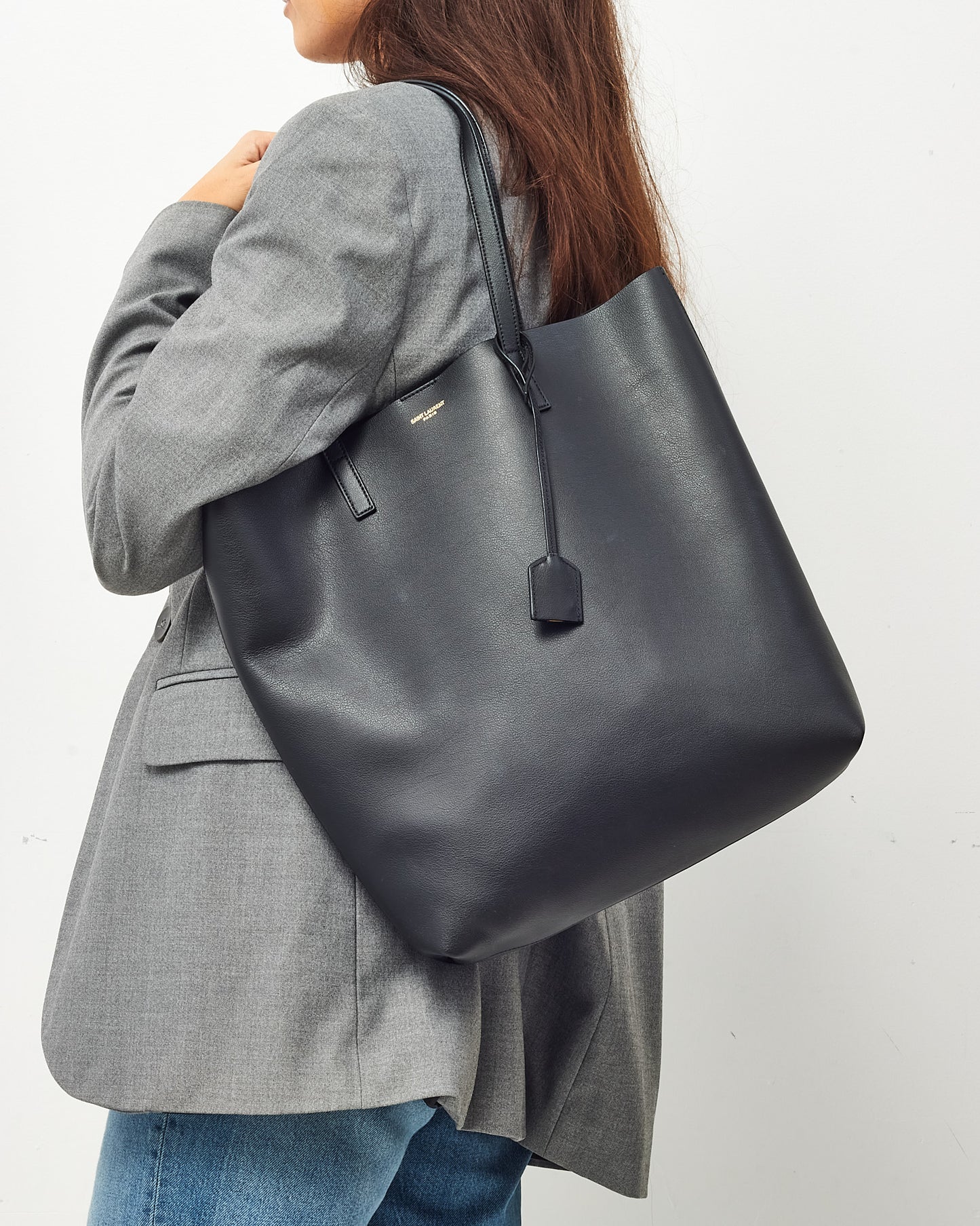 Cabas E/W en cuir de veau noir Saint Laurent