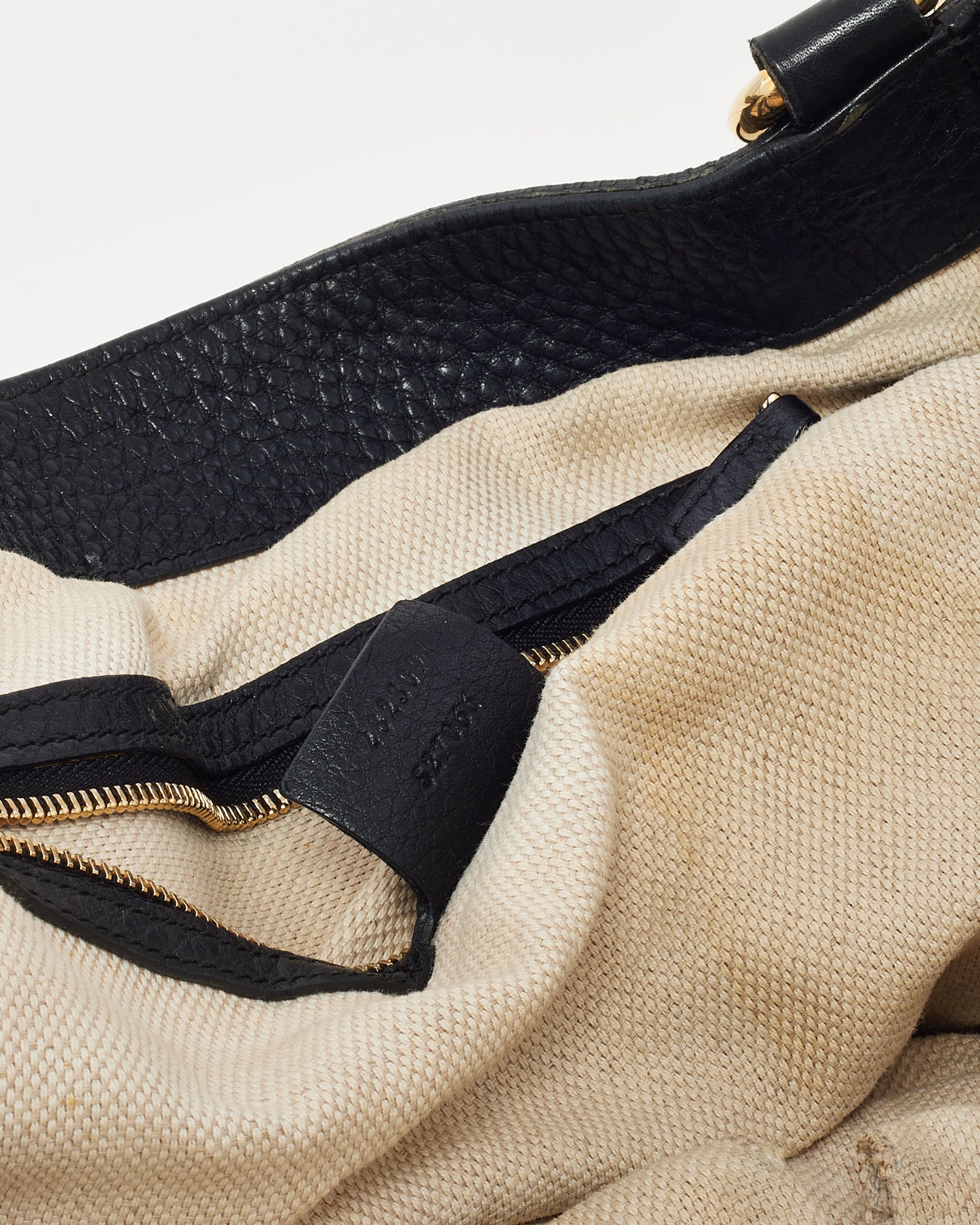 Sac Hobo Gucci Grand Modèle Soho GG en Cuir de Veau Grainé Noir avec Bandoulière