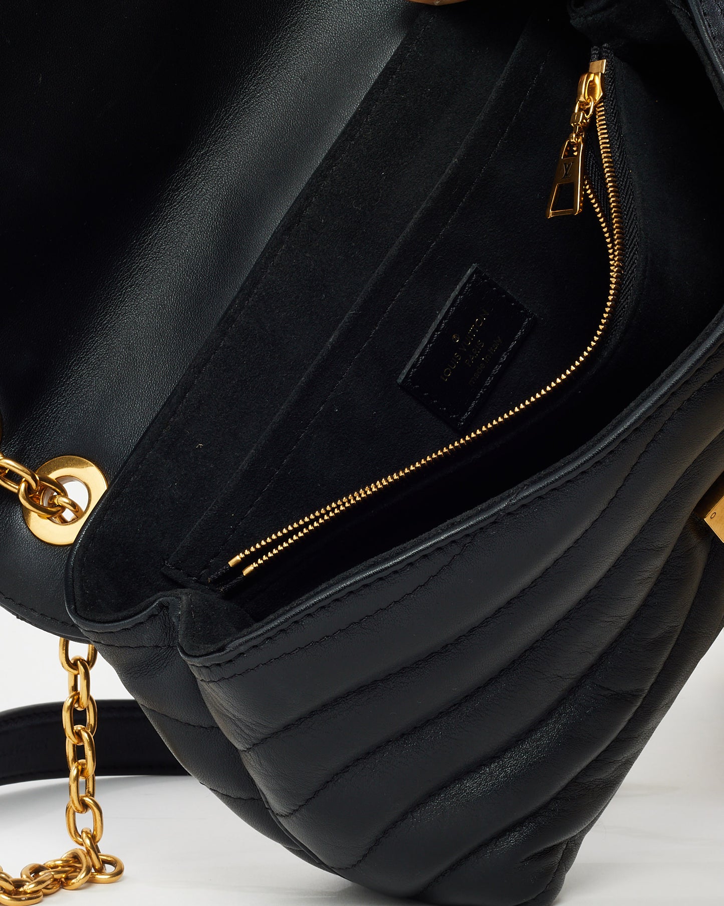 Louis Vuitton Black Calfskin Leather New Wave Chain MM Shoulder Bag GHW