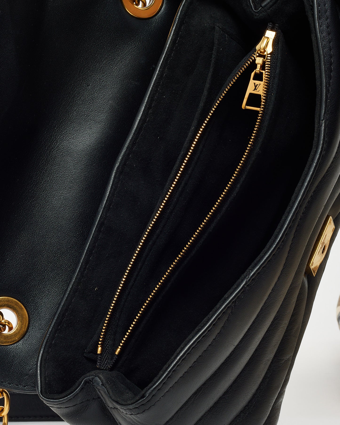 Louis Vuitton Black Calfskin Leather New Wave Chain MM Shoulder Bag GHW
