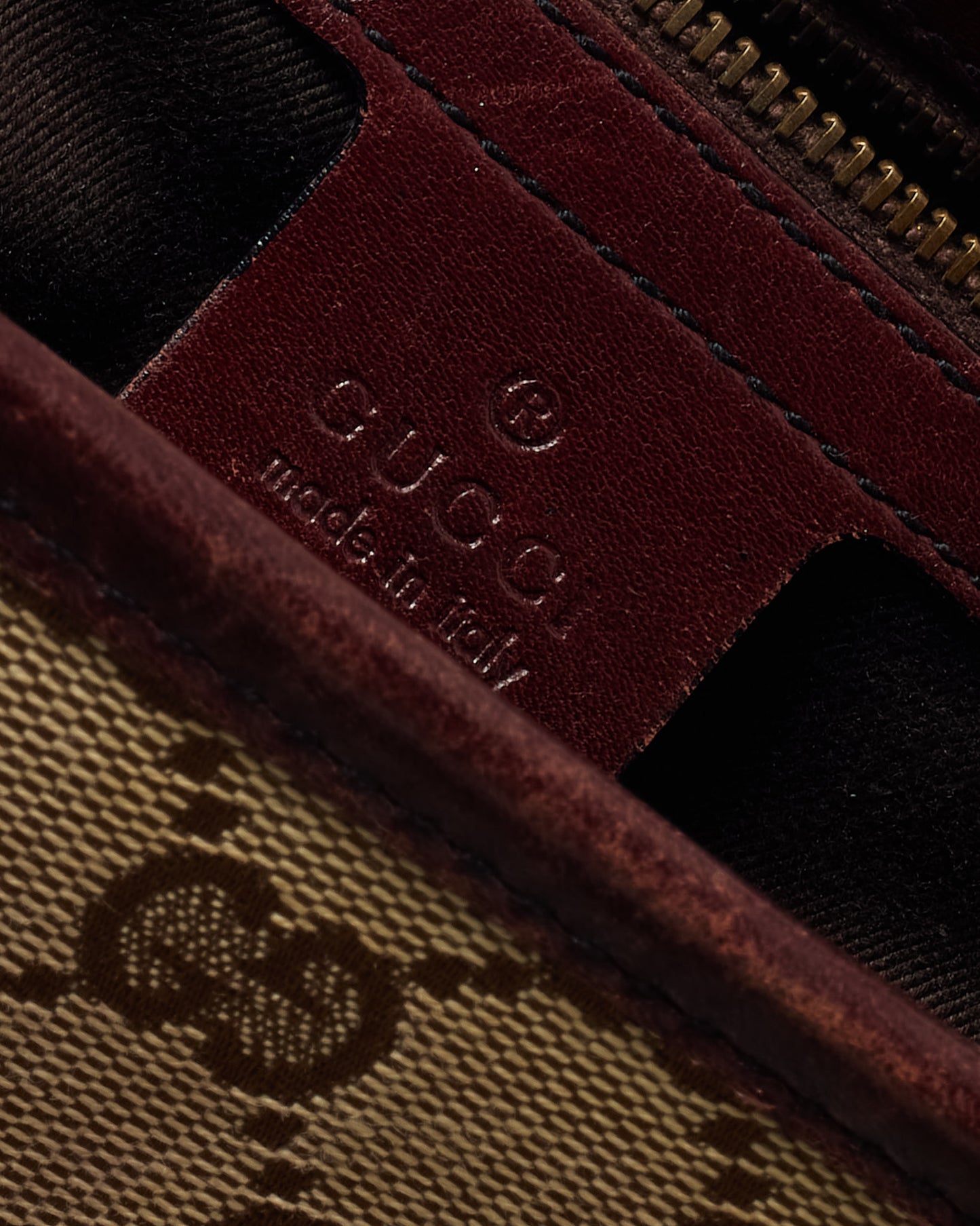 Sac Hobo Gucci Grand Modèle Soho GG en Cuir de Veau Grainé Noir avec Bandoulière
