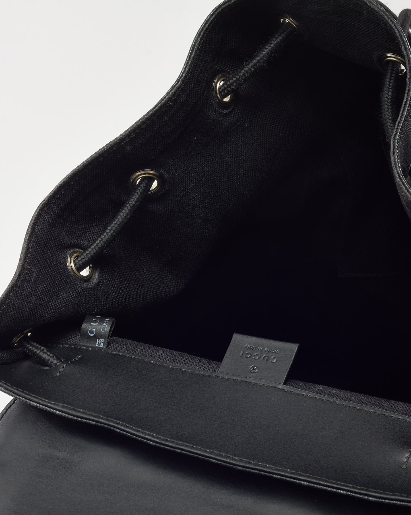 Sac à dos Gucci en cuir de veau souple noir et toile monogrammée GG Supreme Web à double boucle