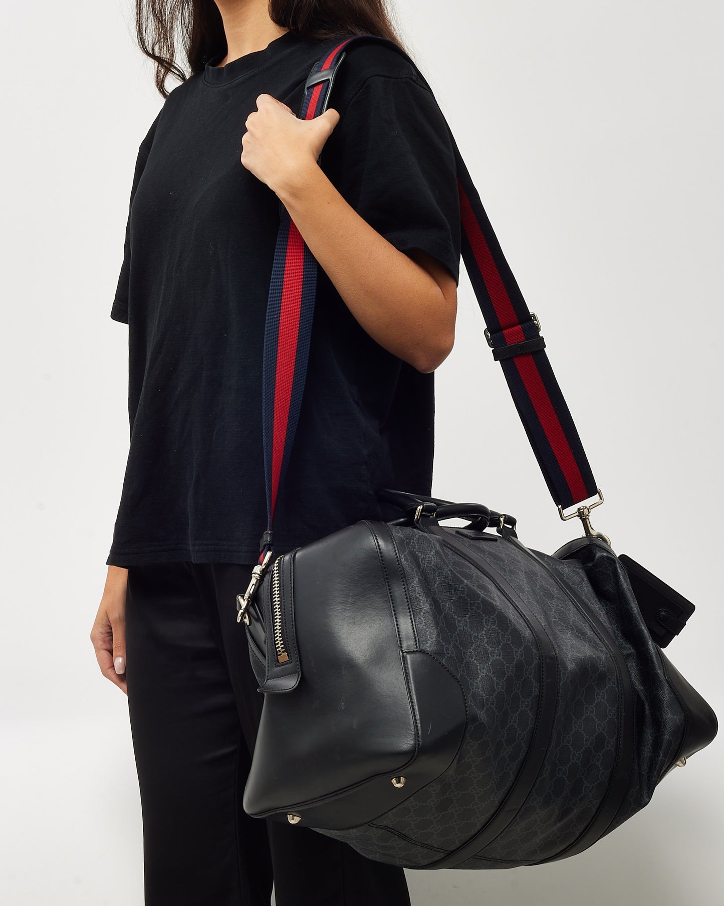 Sac à dos Gucci en cuir de veau souple noir et toile monogrammée GG Supreme Web à double boucle