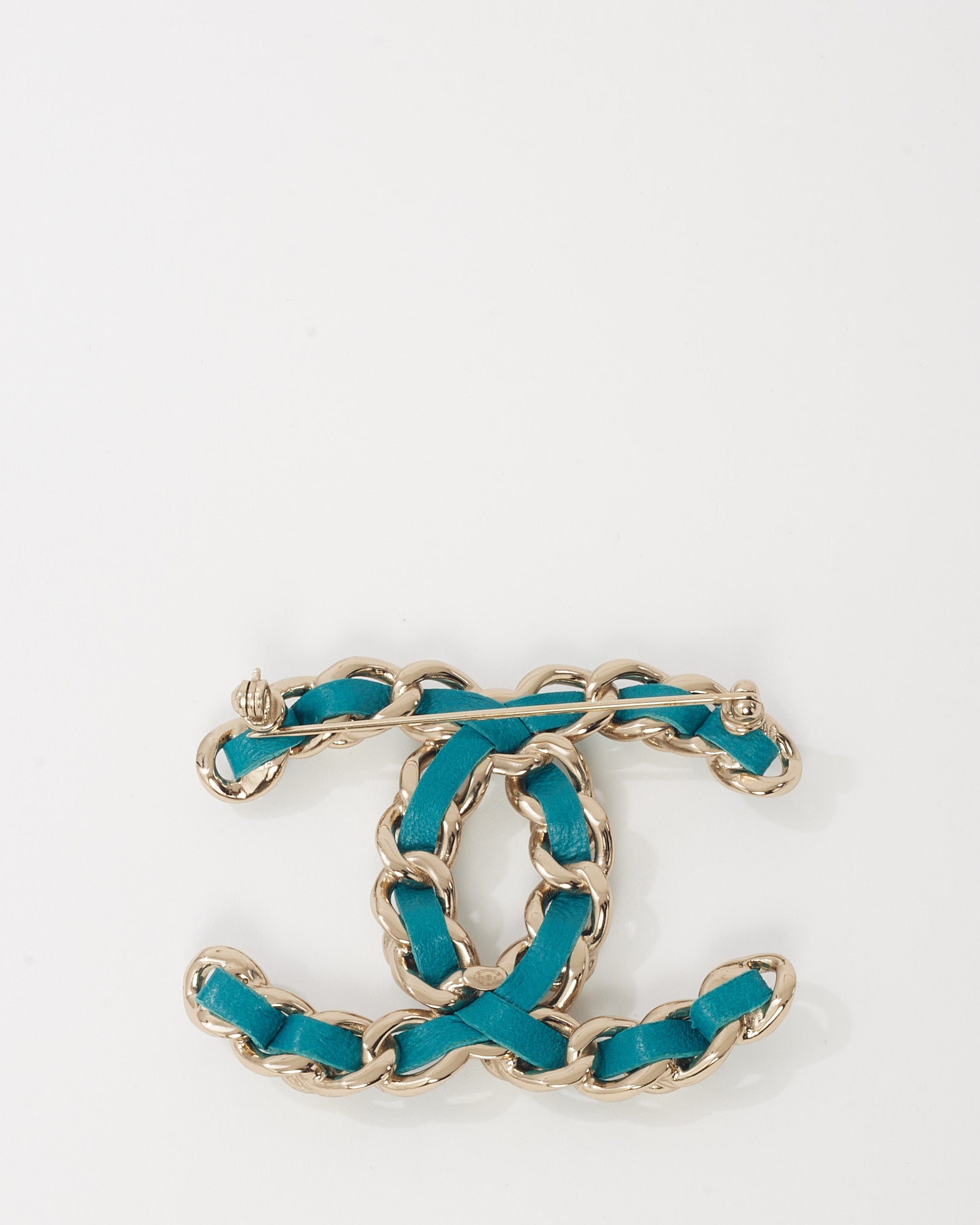 CHANEL アクセサリー　バレッタ　水色ラメ Buy Chanel Silver Metal and Turquoise Blue Leather and Pearl