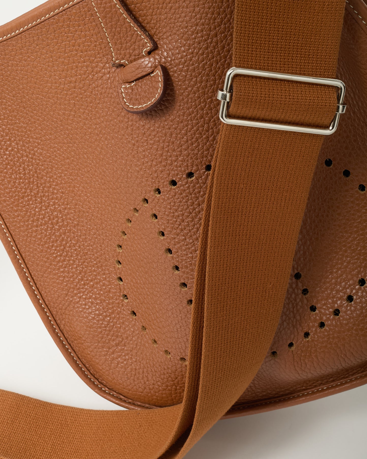 Hermès Gold Taurillon Clémence Leather Evelyne 29 Crossbody Bag
