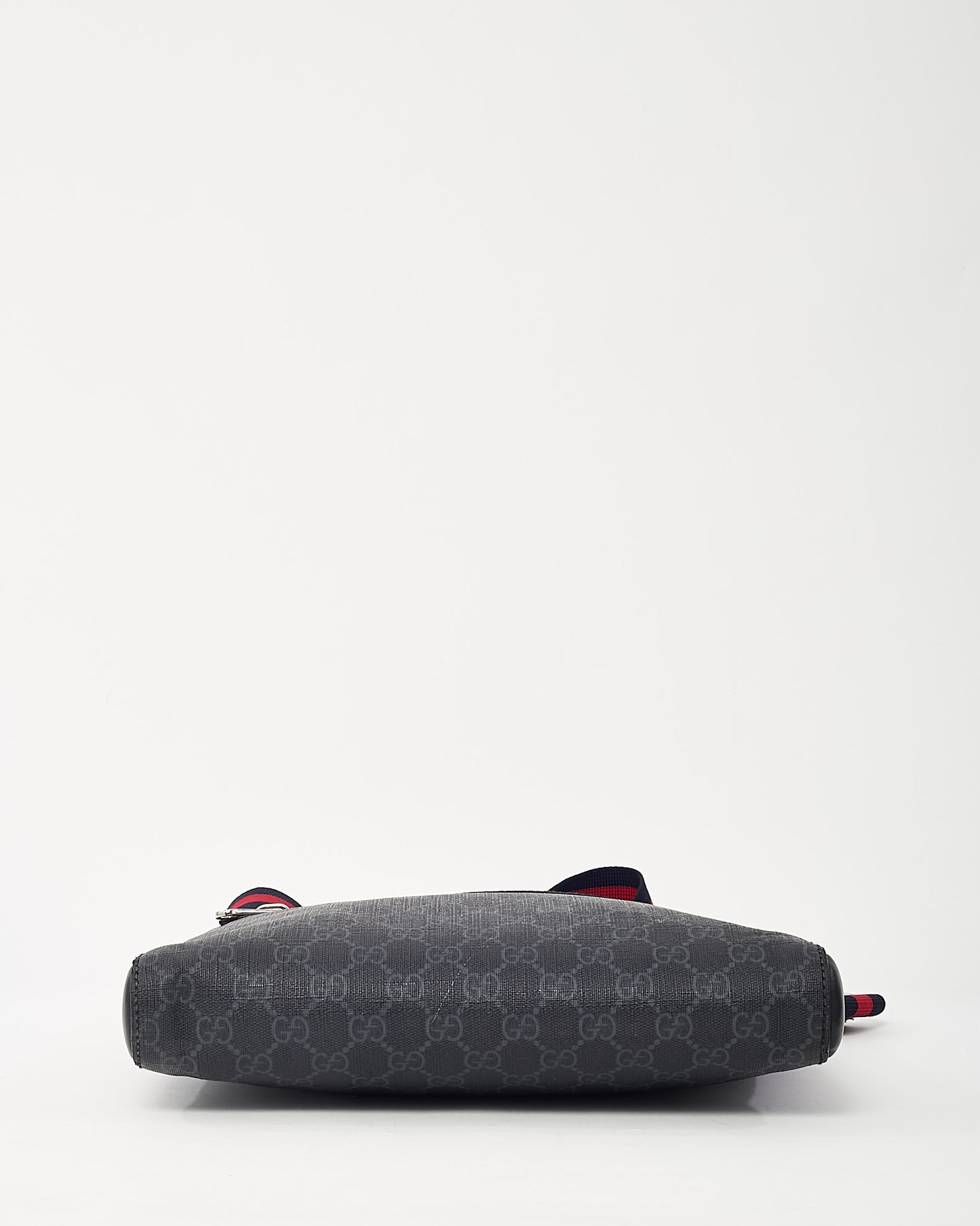 Gucci Black Monogram GG Supreme Canvas Medium Messenger Bag