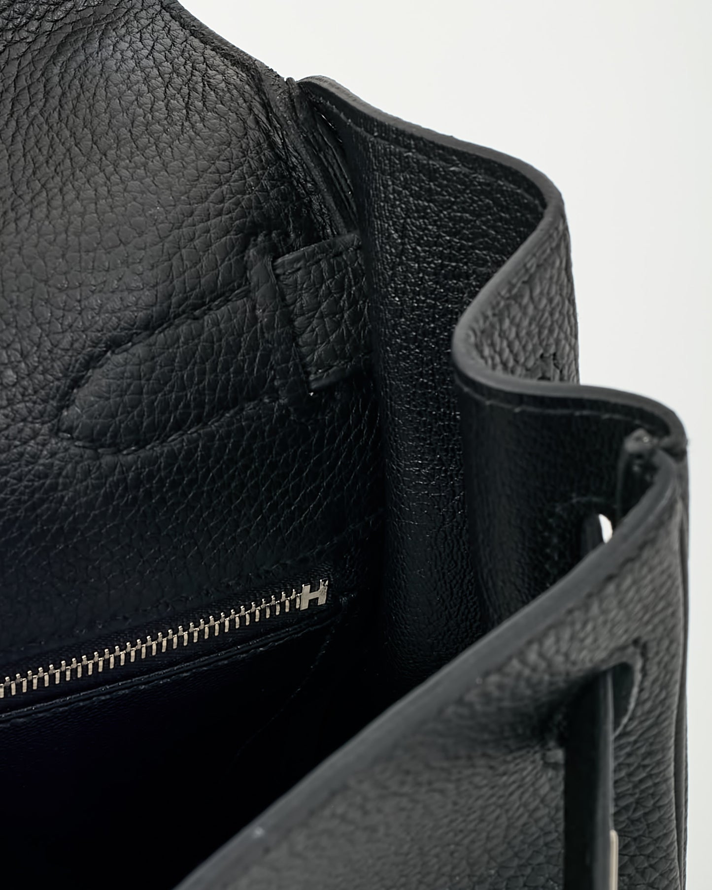 Hermès Black Togo Leather Kelly Retourne 32 Handbag PHW