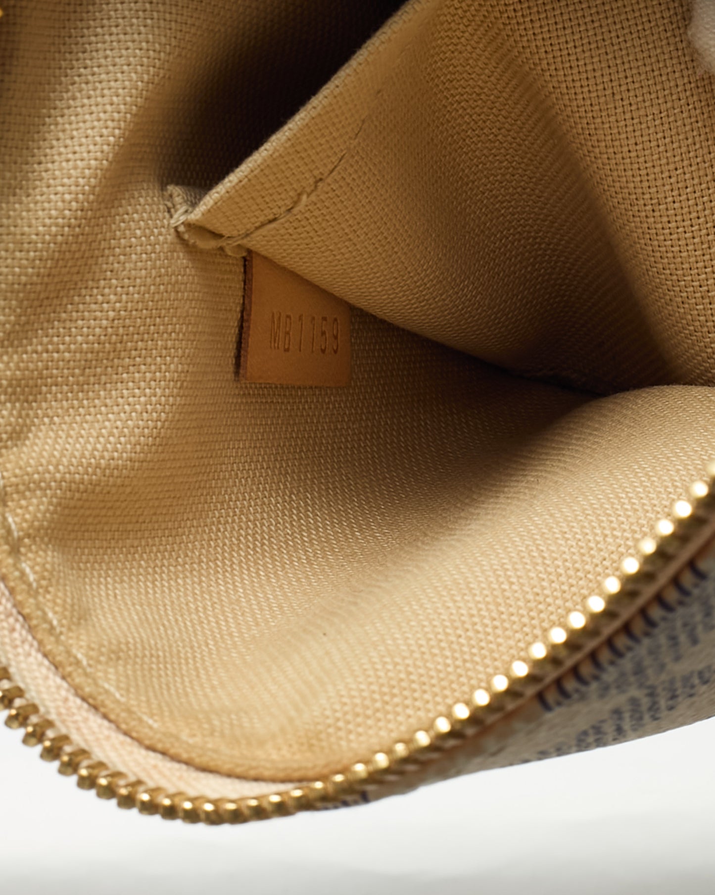 Louis Vuitton White Damier Azur Coated Canvas Pochette Accessoires Shoulder Bag