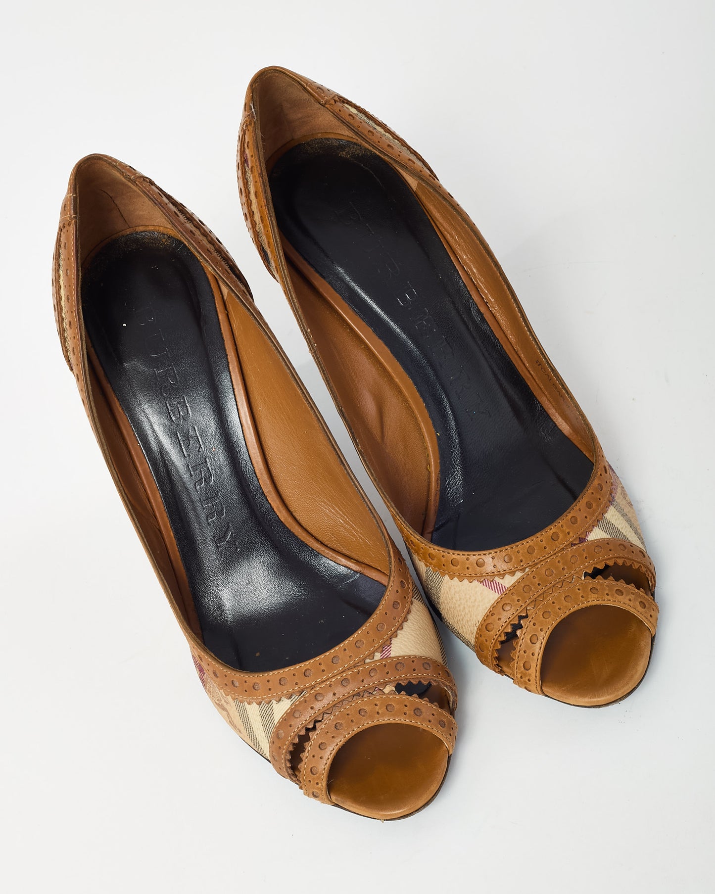 Burberry Tan Leather and Haymarket Check Coated Canvas Brogue Mansfield 85 Pump - 41