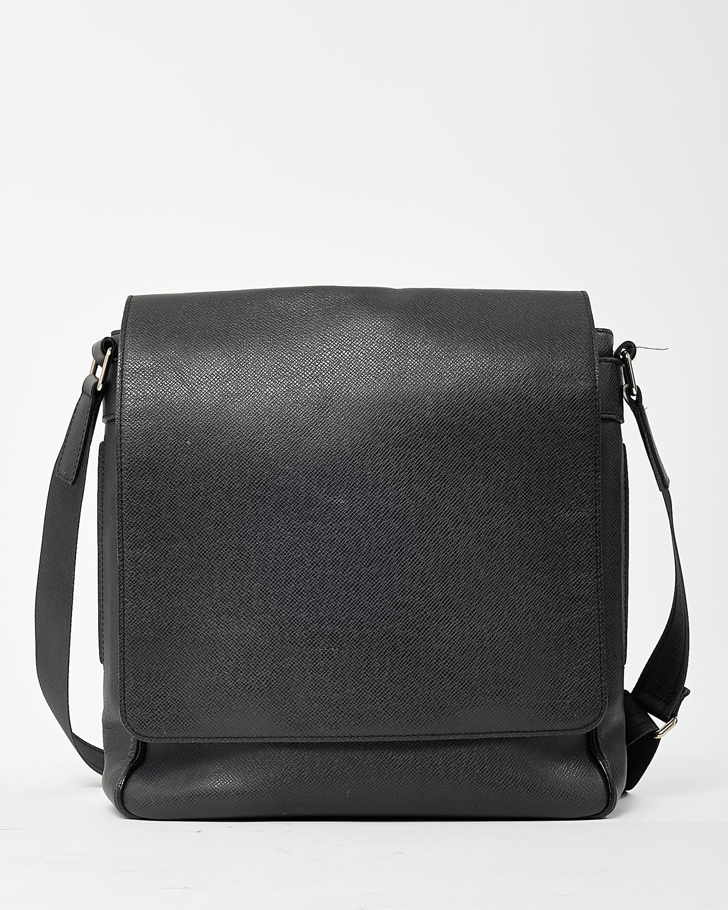 Louis Vuitton Black Taiga Leather Messenger Bag