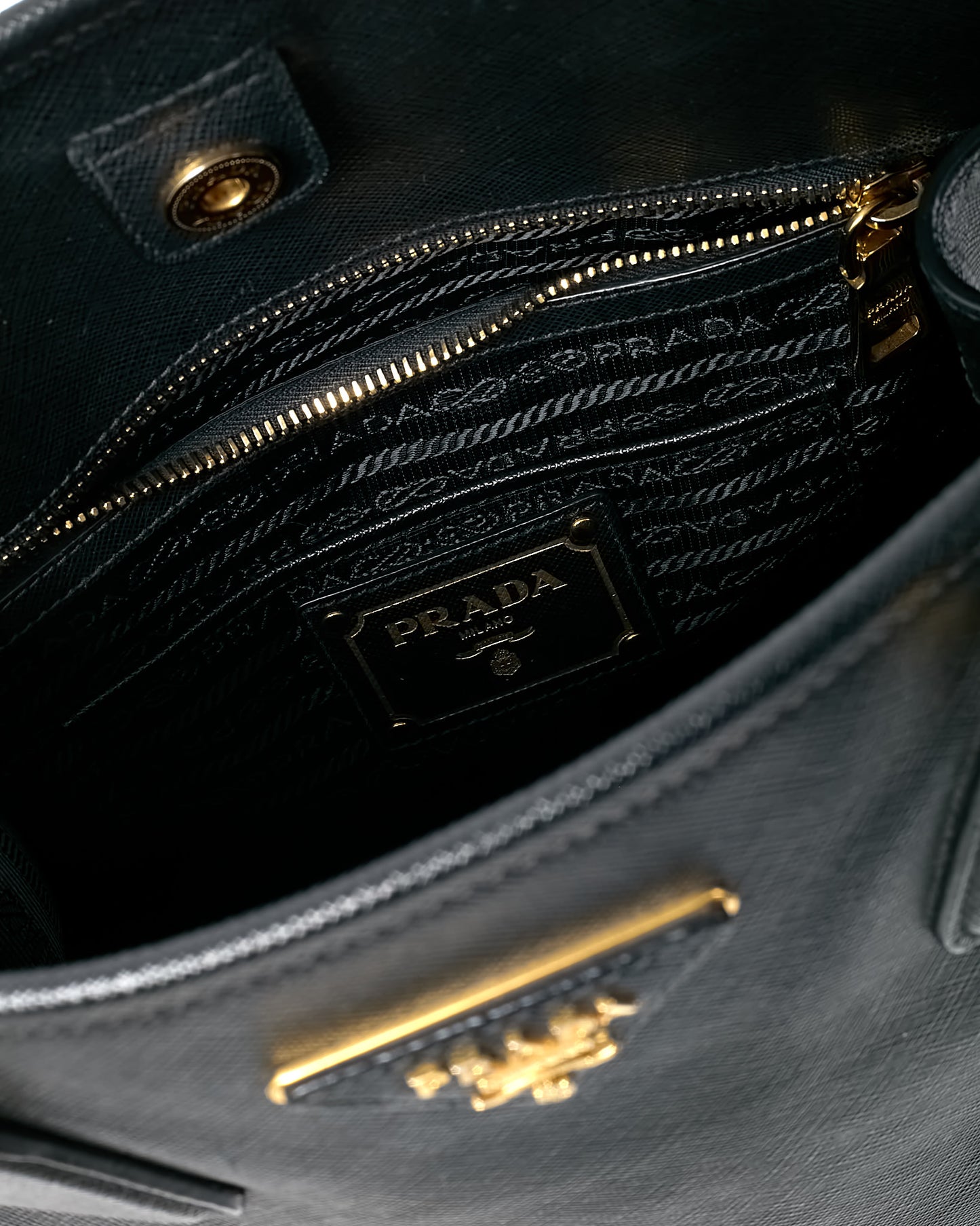 Prada Black Saffiano Leather Pomice 2Way Shopping Tote with Strap