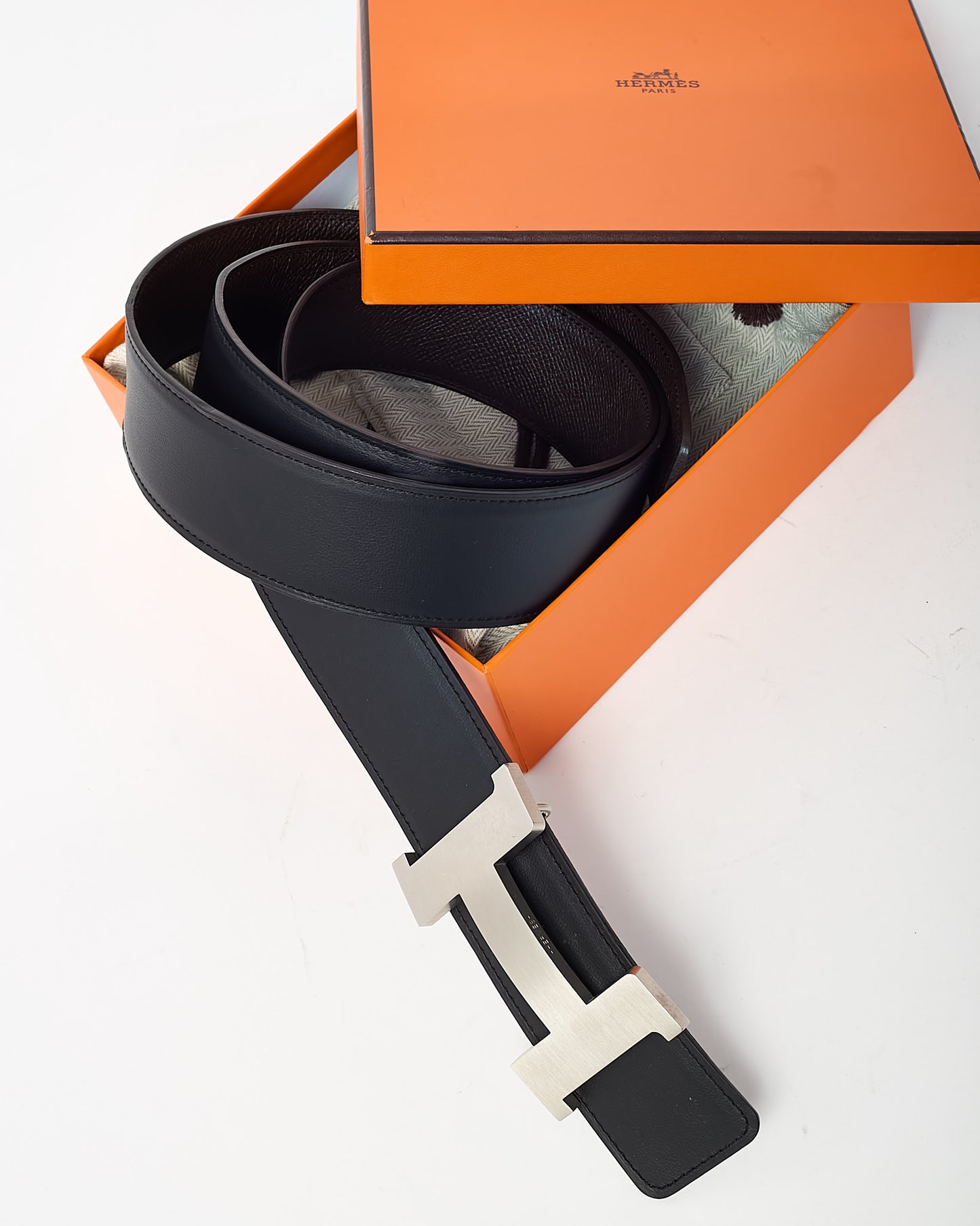 Hermès Men's Brown Togo and Black Box Leather Reversible 38mm SHW Constance H Belt - 115