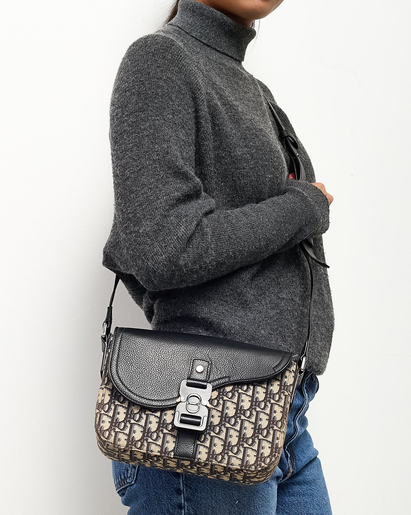 Dior Beige and Black Dior Oblique Jacquard Canvas with Black Grained Calfskin Small Saddle Messenger Bag