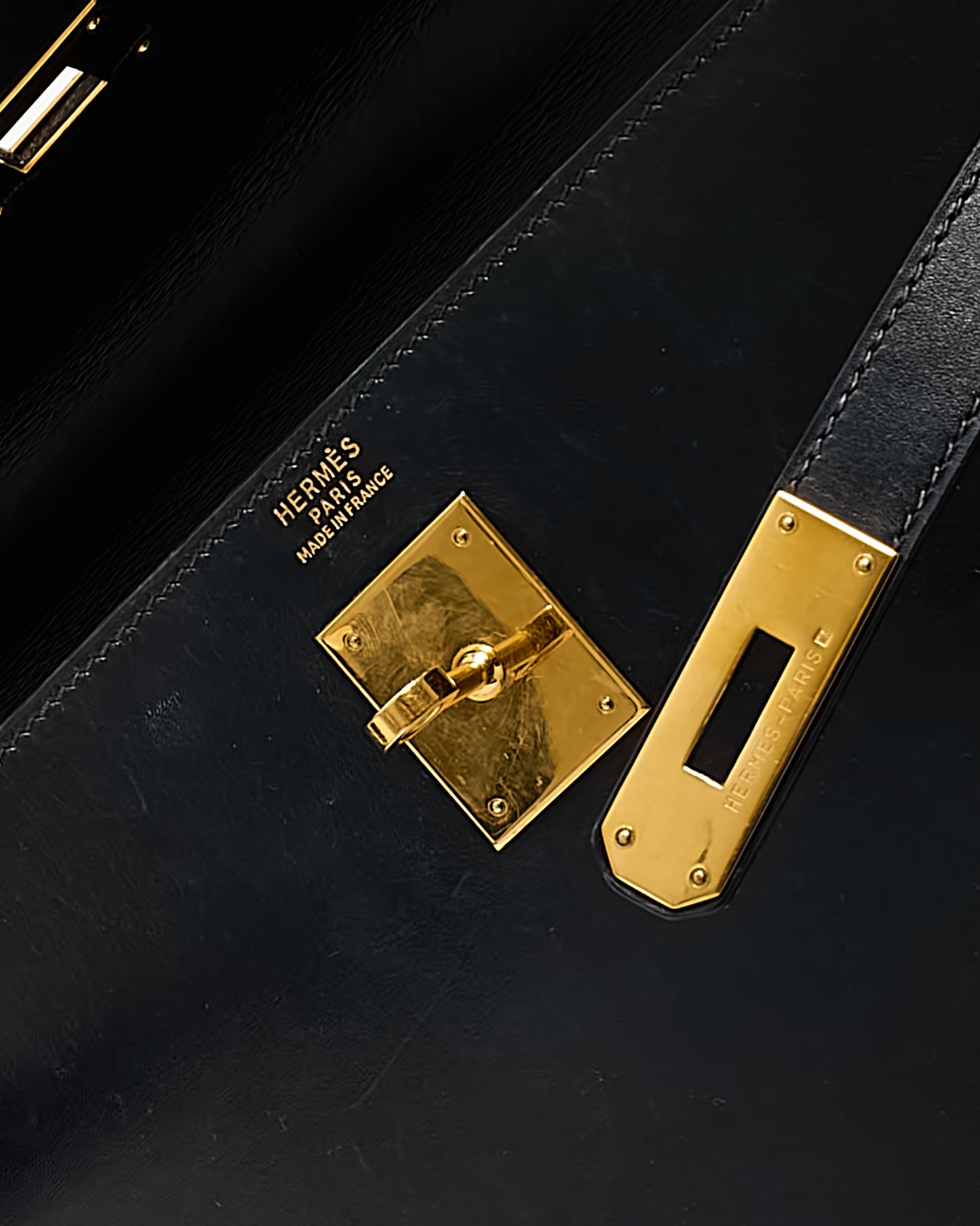 Hermès Vintage 1993 Black Box Calfskin Leather Kelly 32 Handbag GHW