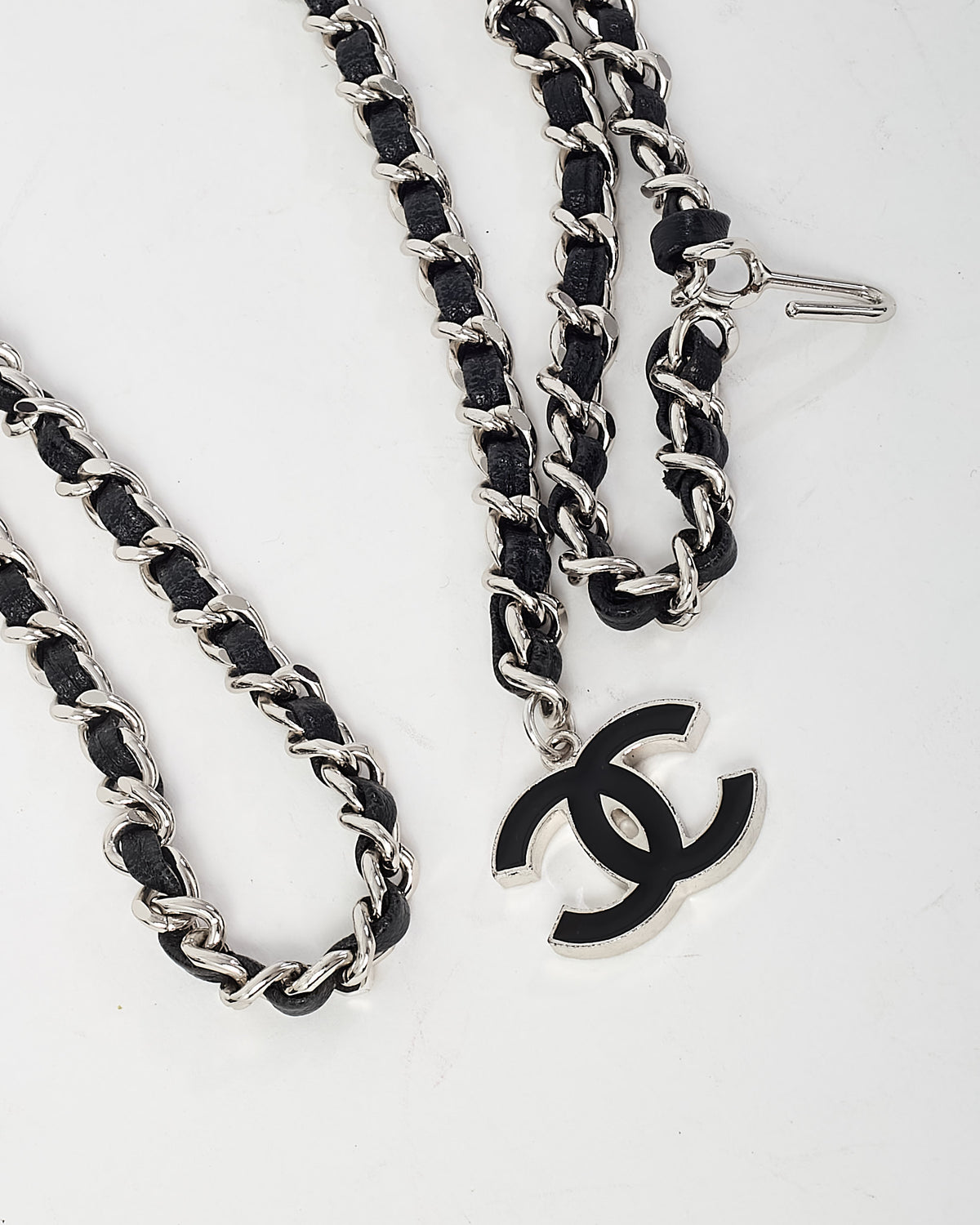 Chanel 2005 Silver and Black Leather Interwoven Black Enamel CC Logo Chain Belt - M/L