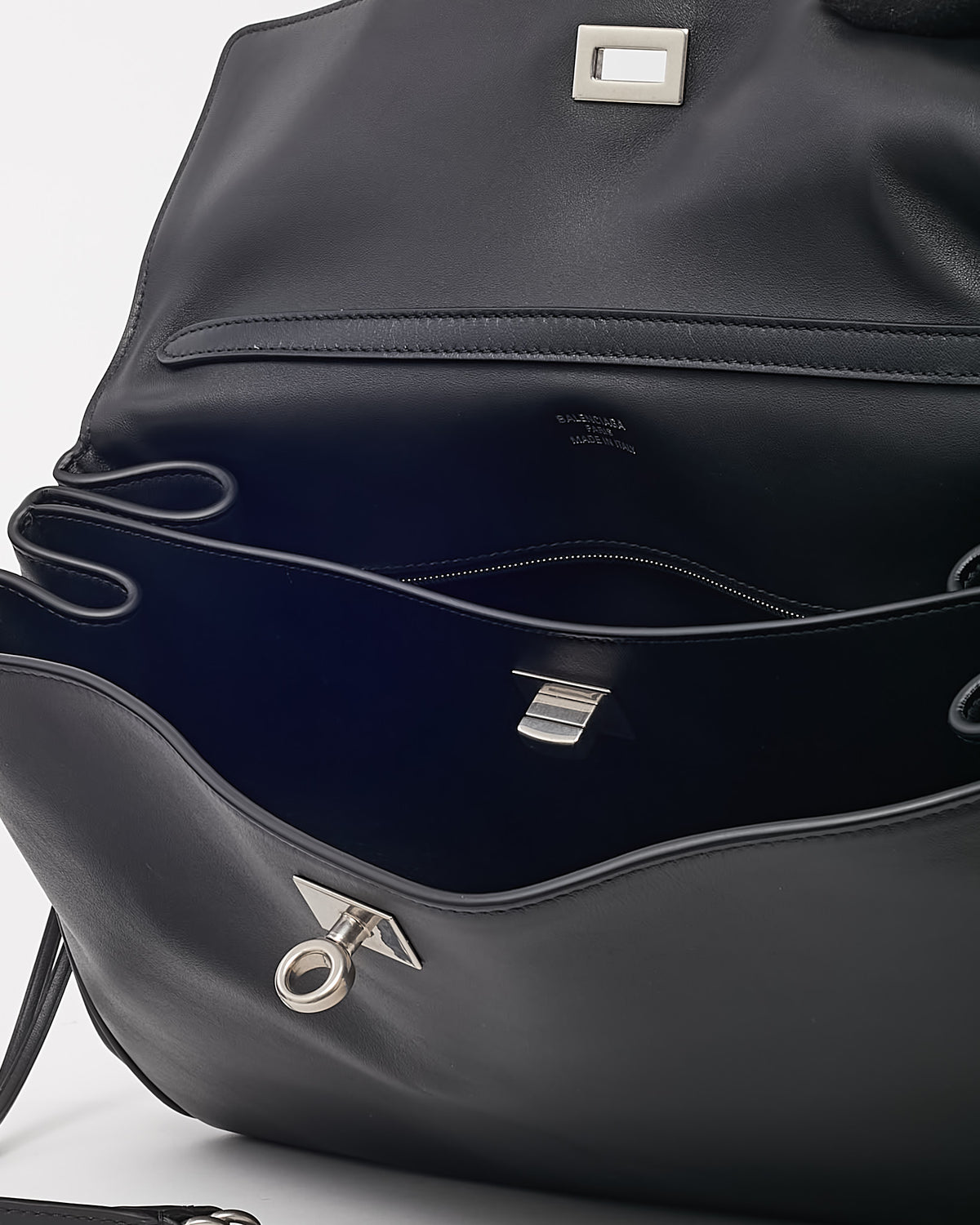Balenciaga Black Smooth Leather Medium Rodeo Handbag