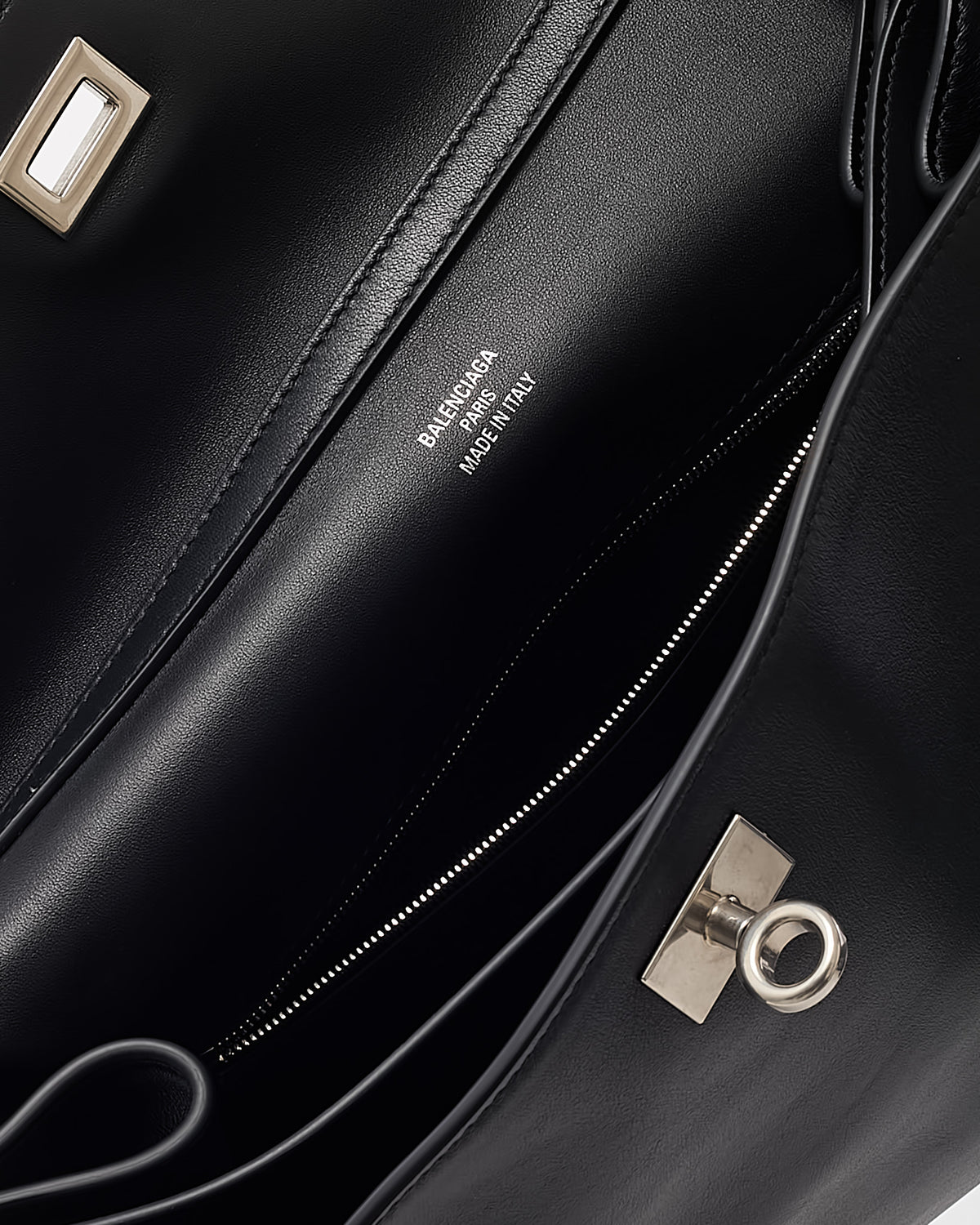 Balenciaga Black Smooth Leather Medium Rodeo Handbag