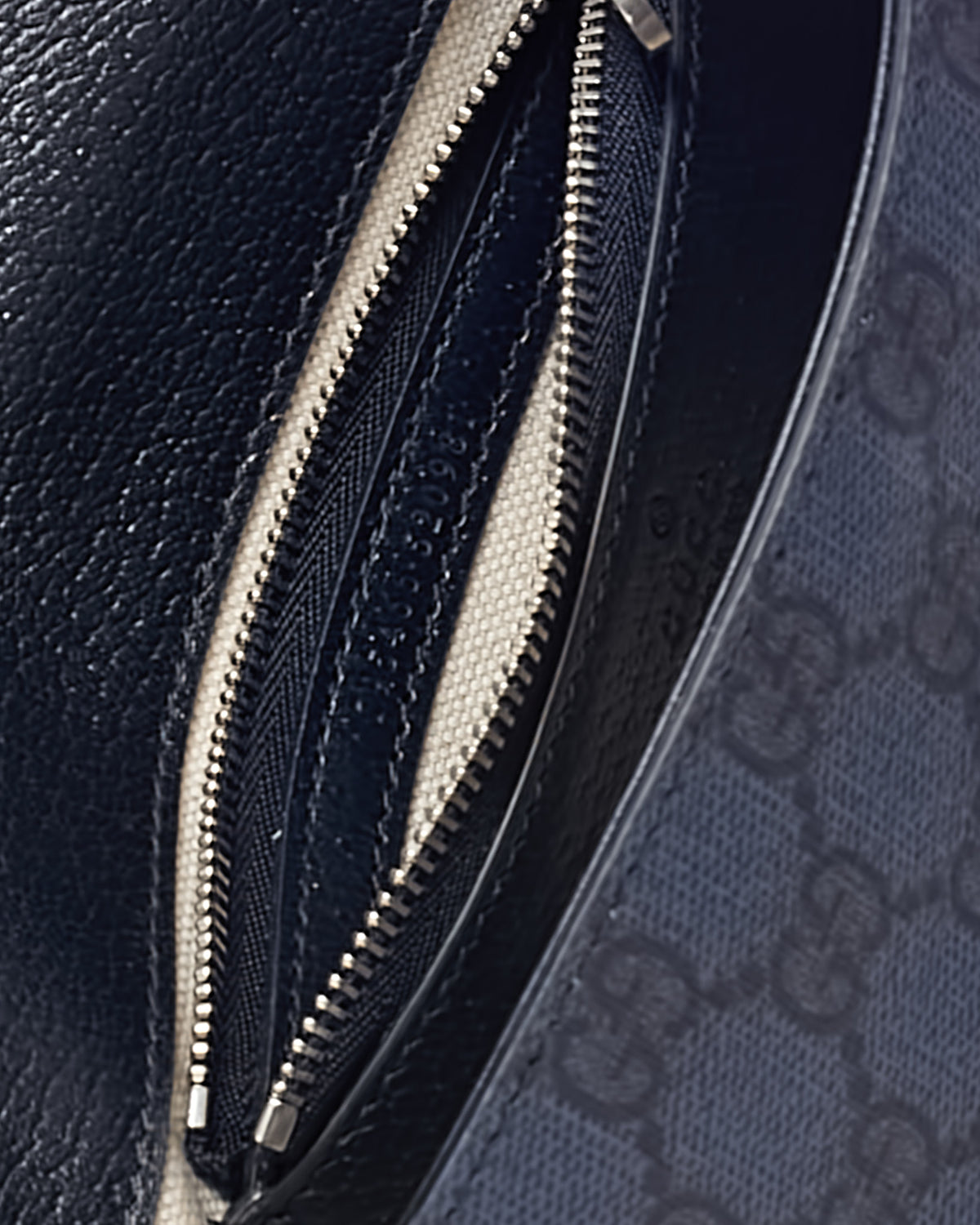 Gucci Navy GG Supreme Monogram Coated Canvas Mini Ophidia Crossbody