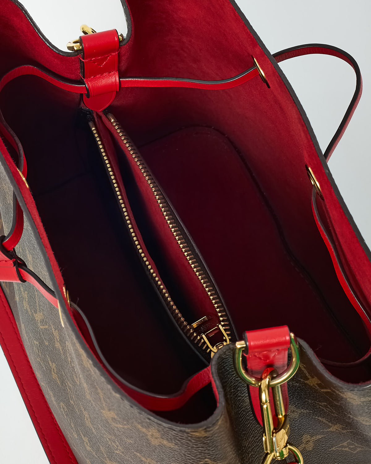 Louis Vuitton Monogram Canvas and Red NéoNoé MM Bucket Bag