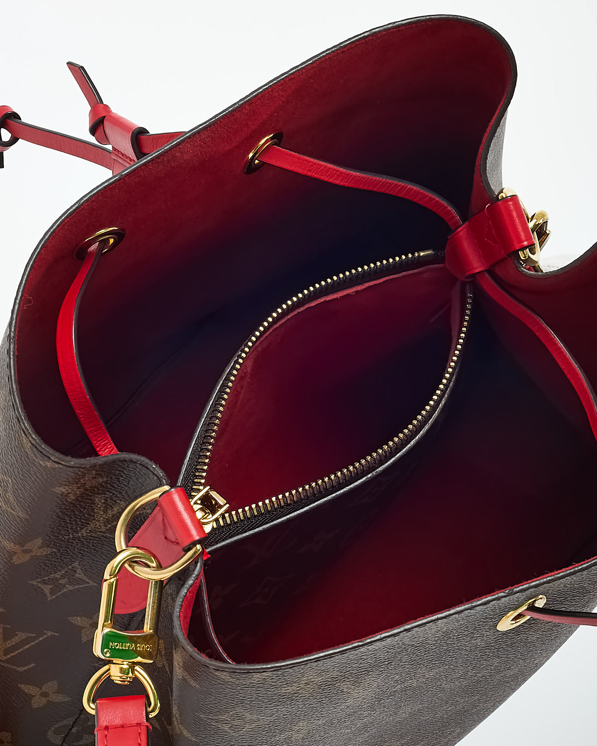 Louis Vuitton Monogram Canvas and Red NéoNoé MM Bucket Bag