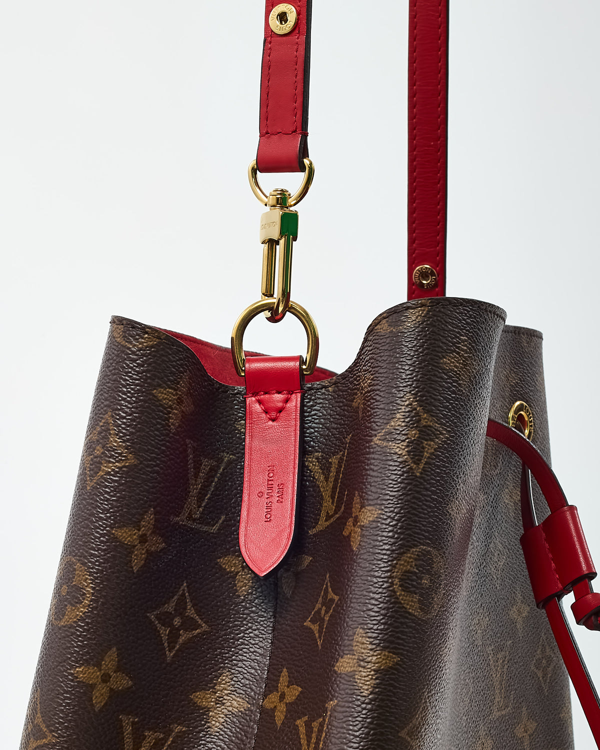 Louis Vuitton Monogram Canvas and Red NéoNoé MM Bucket Bag