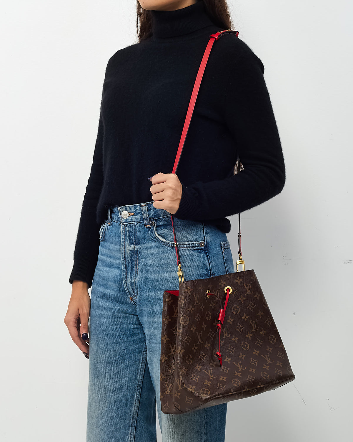 Louis Vuitton Monogram Canvas and Red NéoNoé MM Bucket Bag