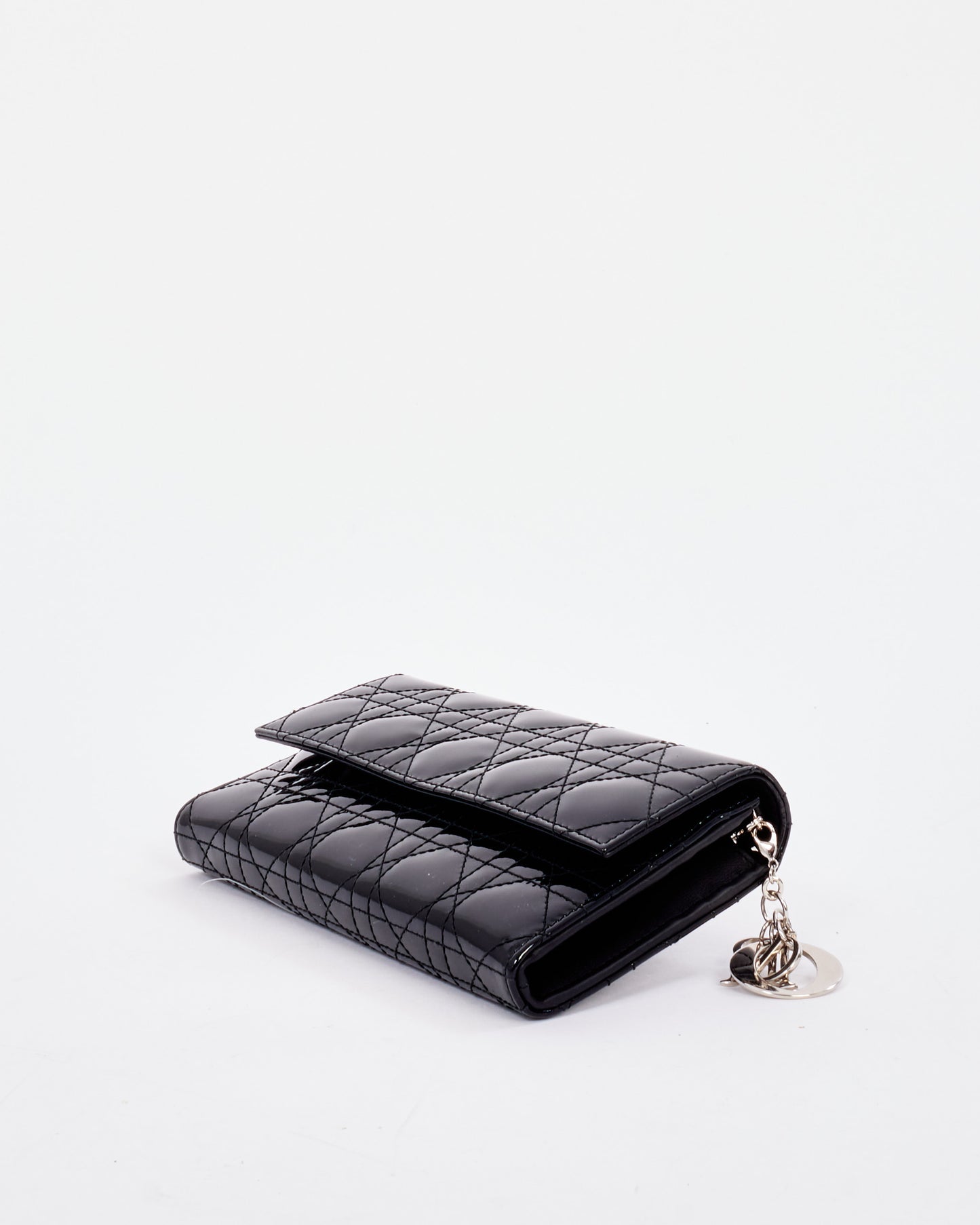 Portefeuille Lady Dior en cuir verni noir Dior sur chaîne
