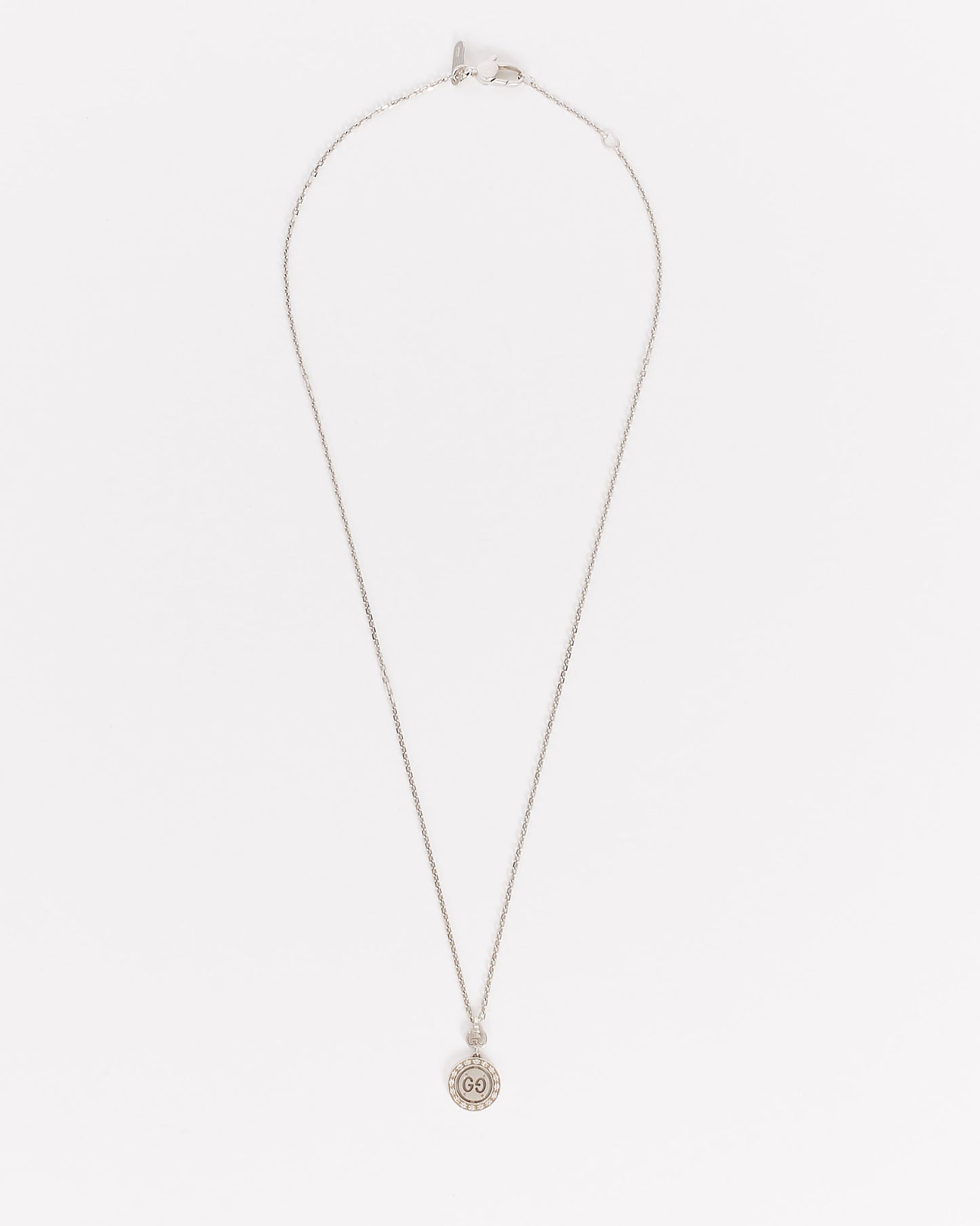 Collier pendentif Gucci Vintage en or blanc 18 carats 2000 diamants double GG Twirl Bit